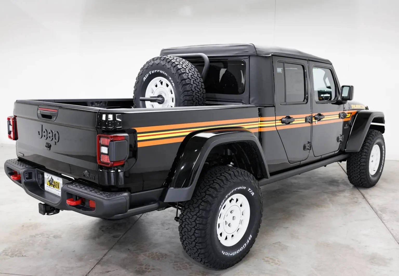 Jeep Gladiator Best place for custom decals that hold up in the desert? IMG_0352