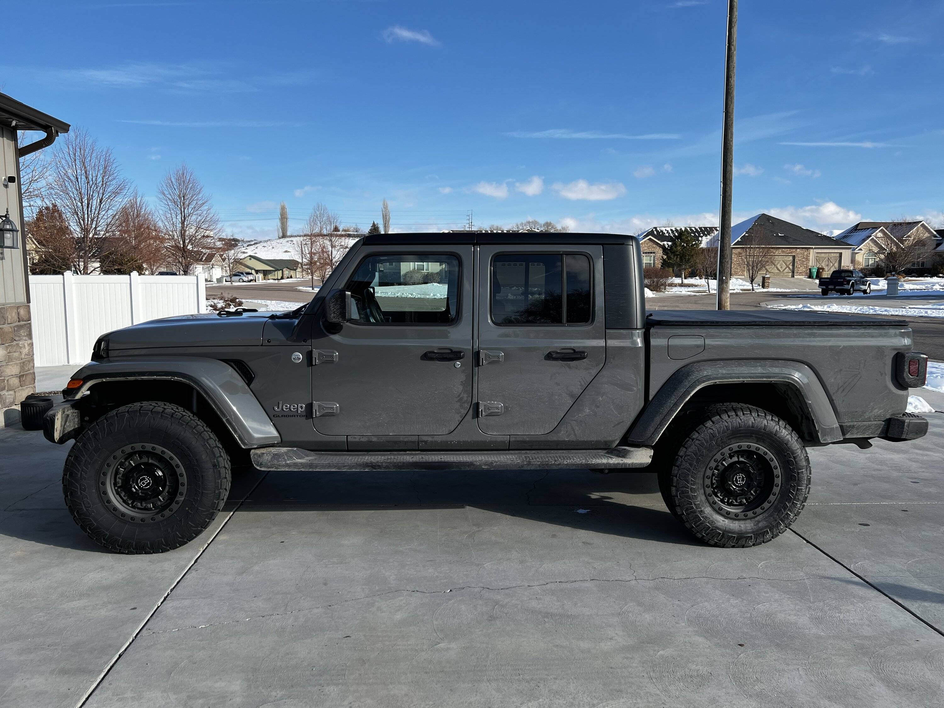 Jeep Gladiator Not sure how to add 35's to my JT Overland IMG_1905