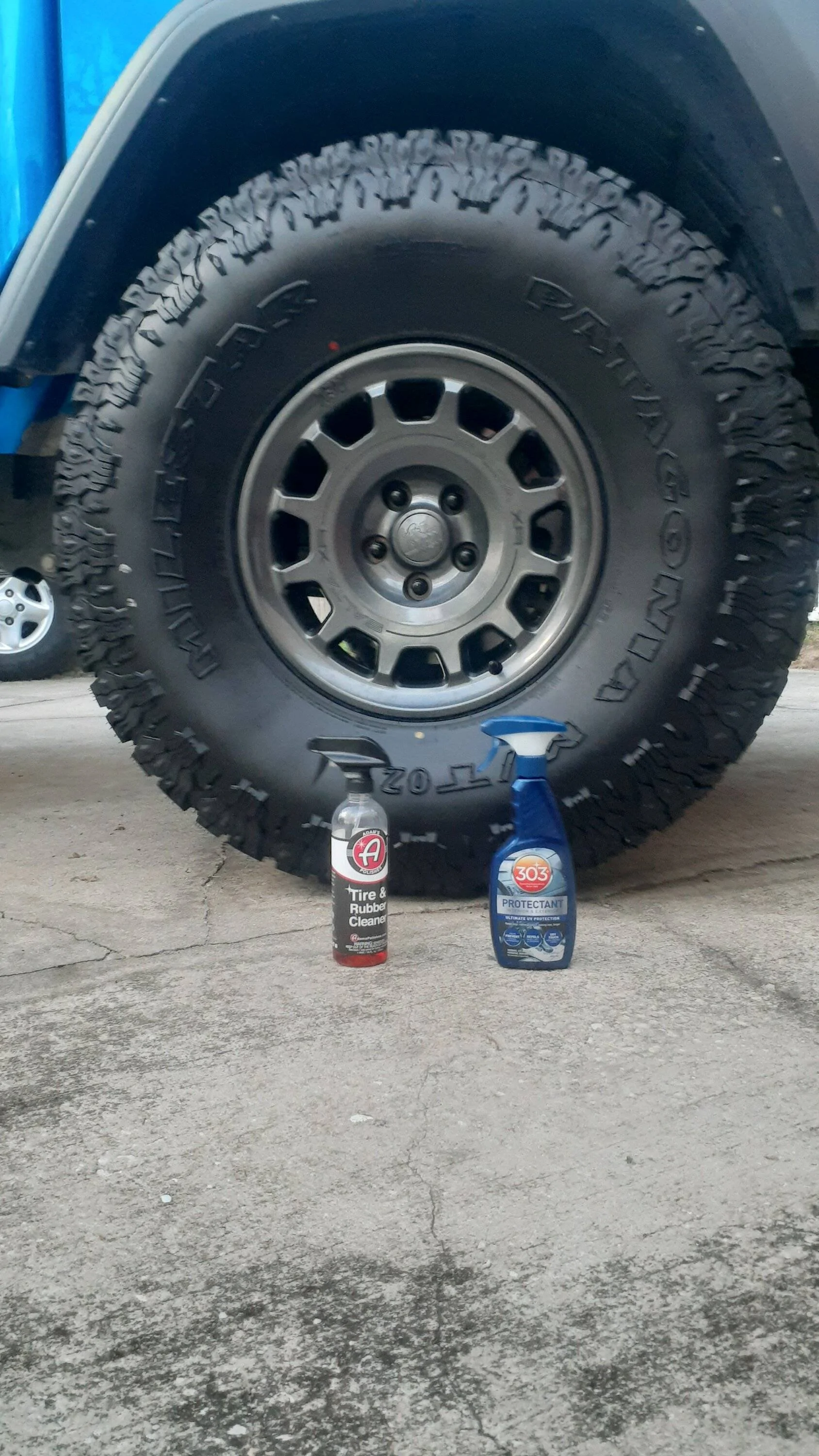 Jeep Gladiator Those who go off-road but also like to spiff up their ride: What is your wheel and tire cleaning regimen? 20230720_201004