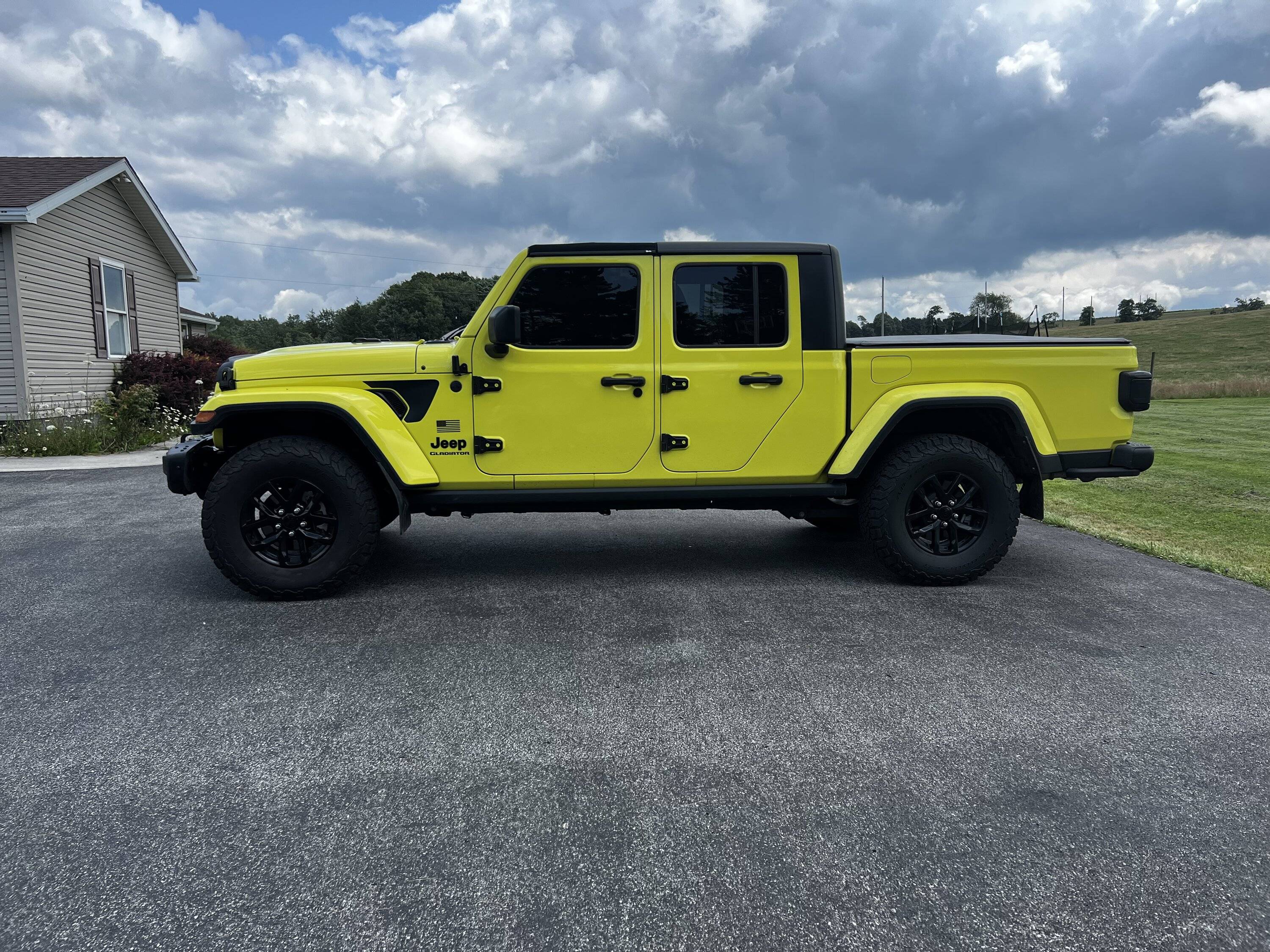 Jeep Gladiator Tire size question IMG_1521