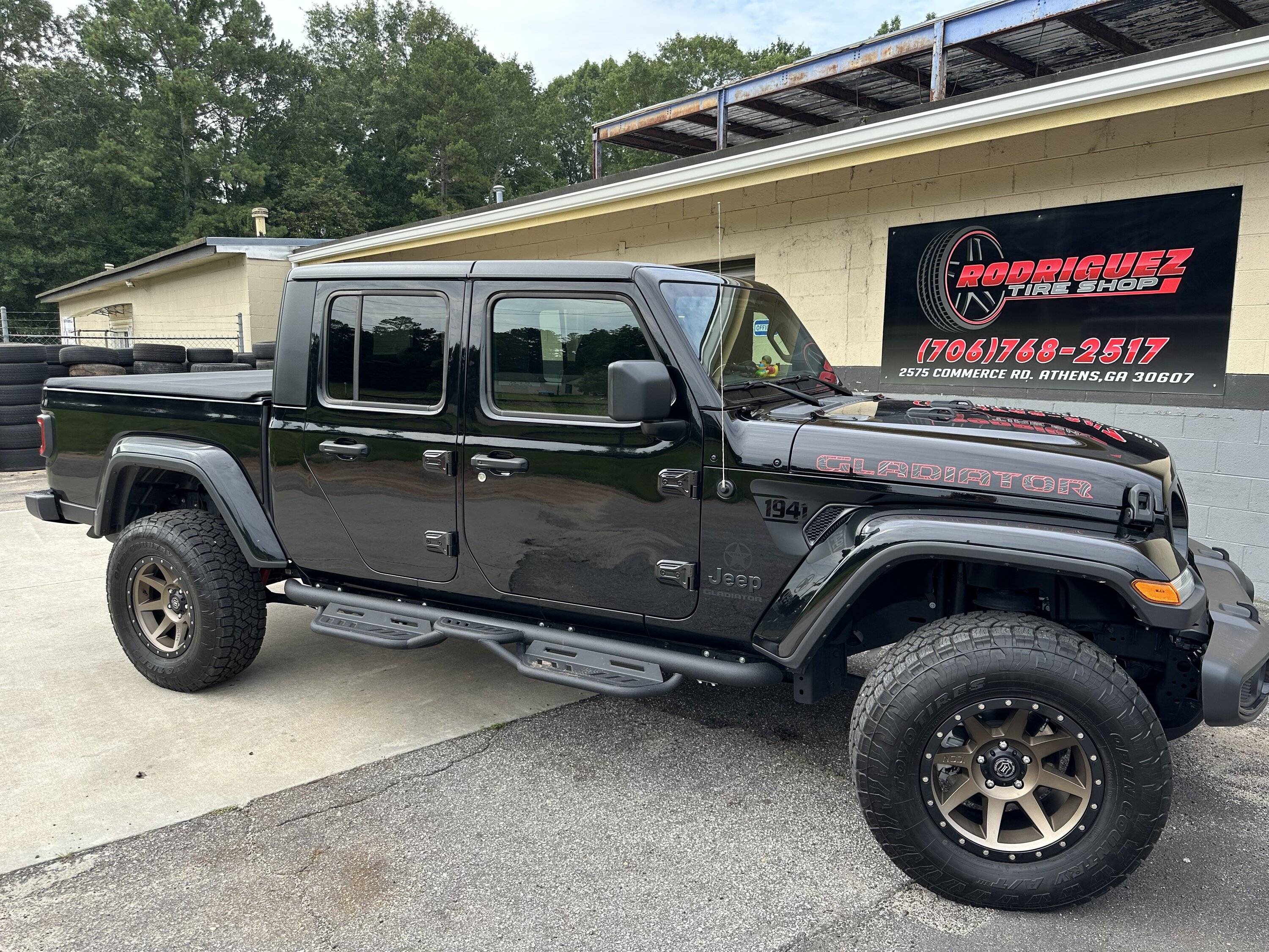 Jeep Gladiator Show me your bronze wheels IMG_2658
