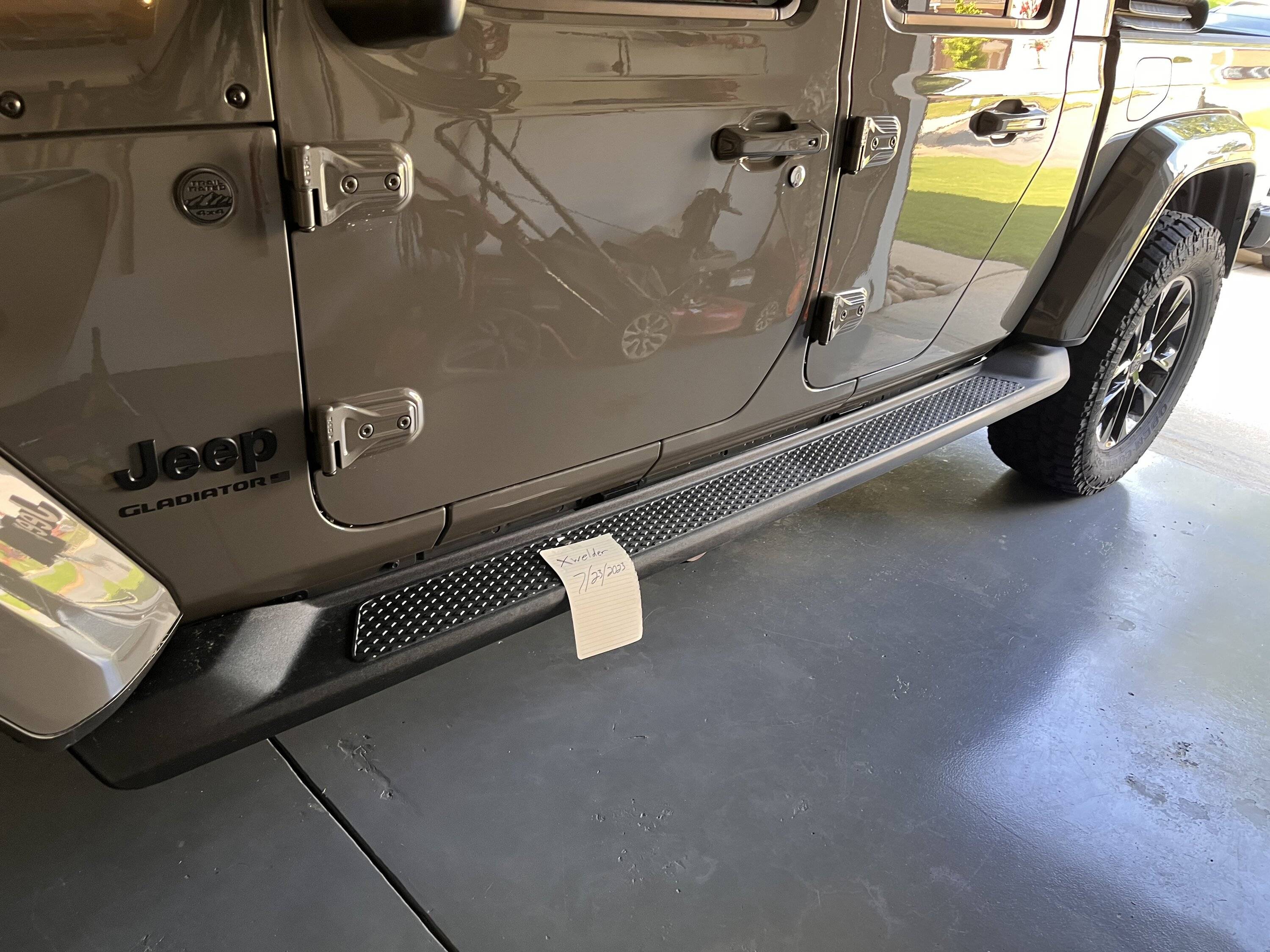 Jeep Gladiator FREE Side steps- Overland High Altitude IMG_0943