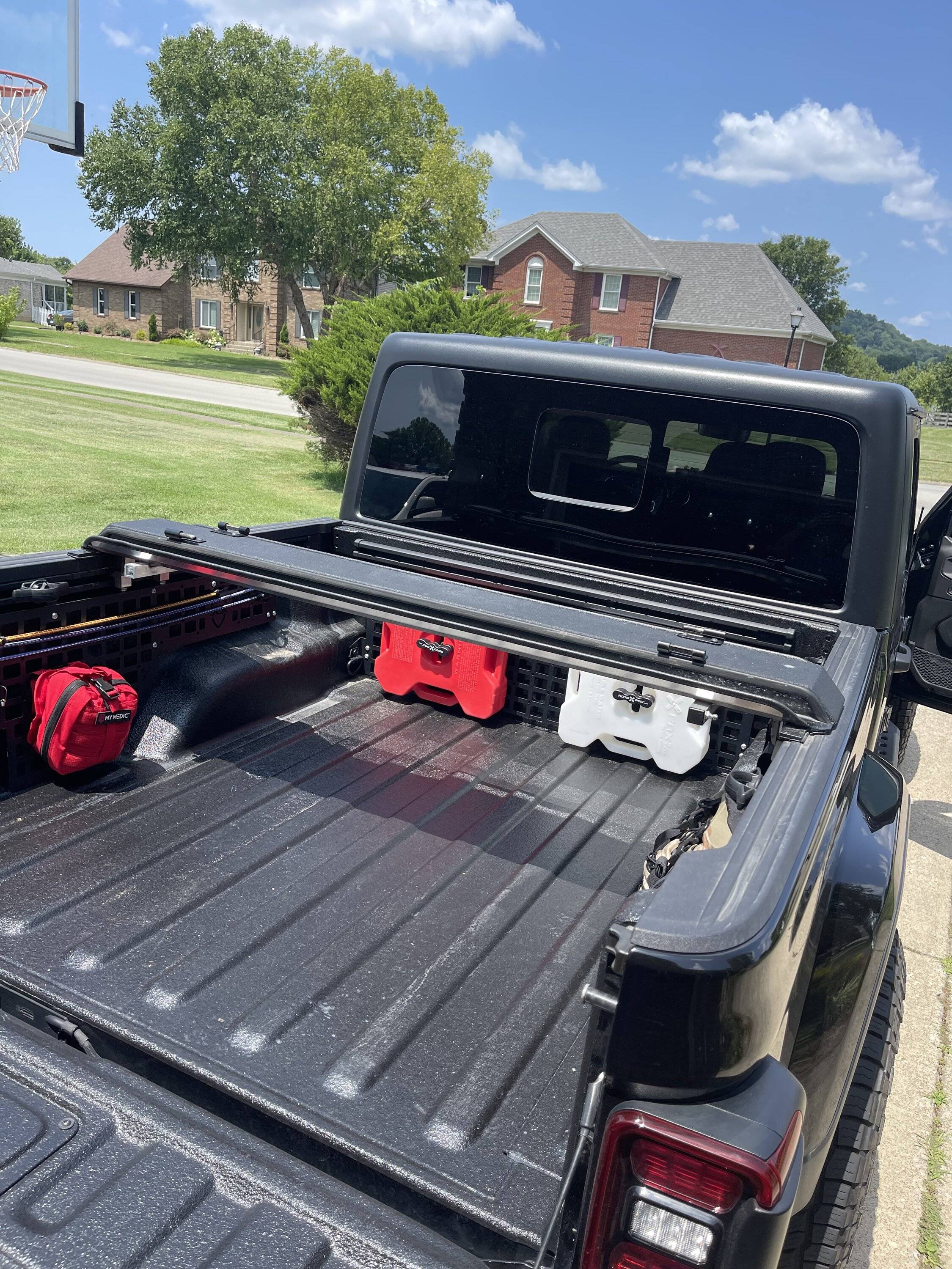 Jeep Gladiator DiamondBack Switchback Cover IMG_8288