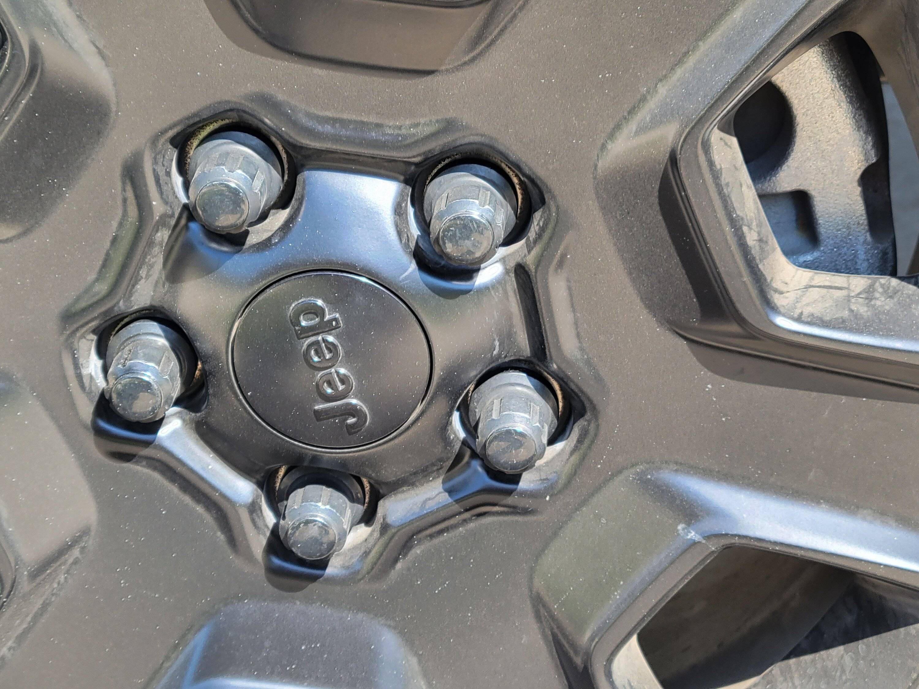 Jeep Gladiator Lug nut size (nothing fits, not even 22mm) Black-3