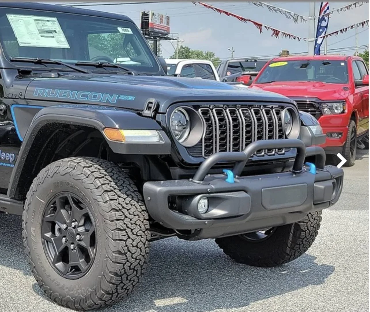 Jeep Gladiator Updated 2024+ grille installed on my 2020 JT (temperature readings added) IMG_8312