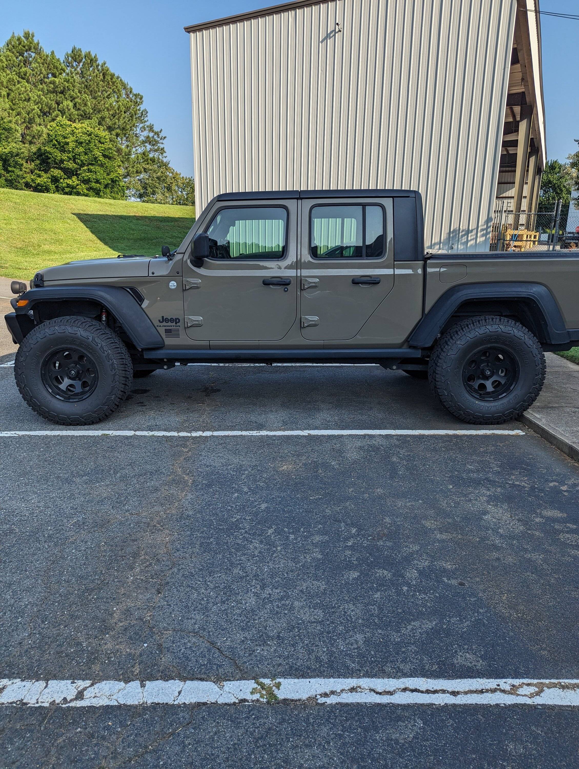 Jeep Gladiator Thinking about switching to 37s on my daily. Bad idea?? PXL_20230725_124747134