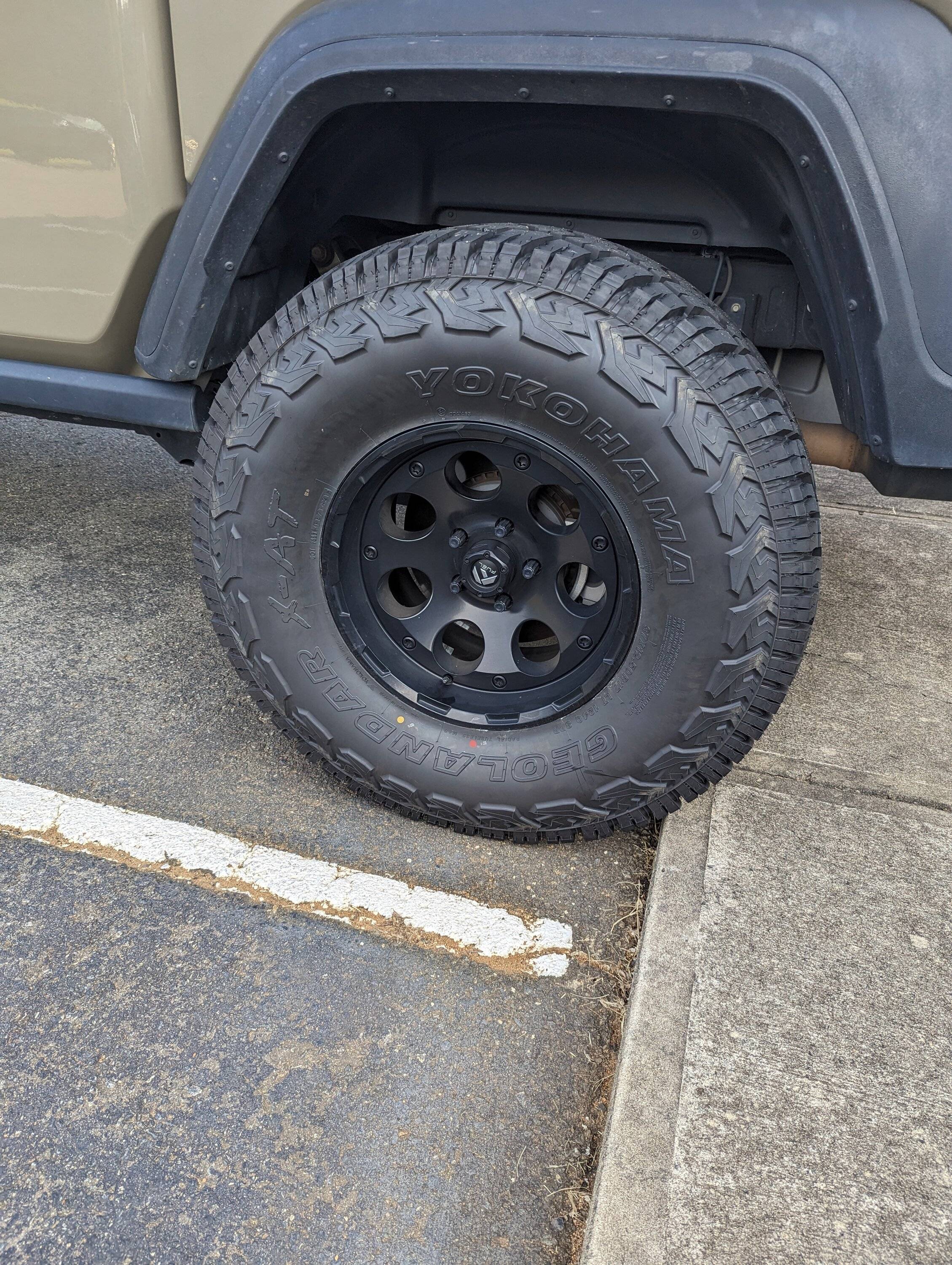 Jeep Gladiator Thinking about switching to 37s on my daily. Bad idea?? PXL_20230725_124755496