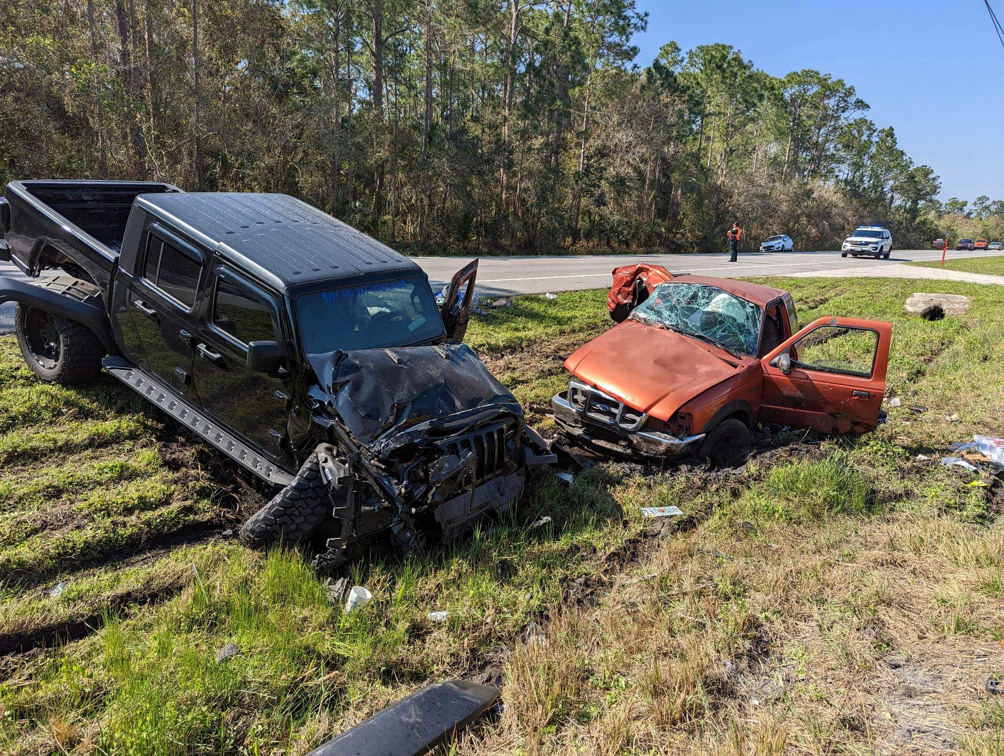 Jeep Gladiator Stopped at light Gladiator vs 53’ Semi Truck… received_1415470729222377