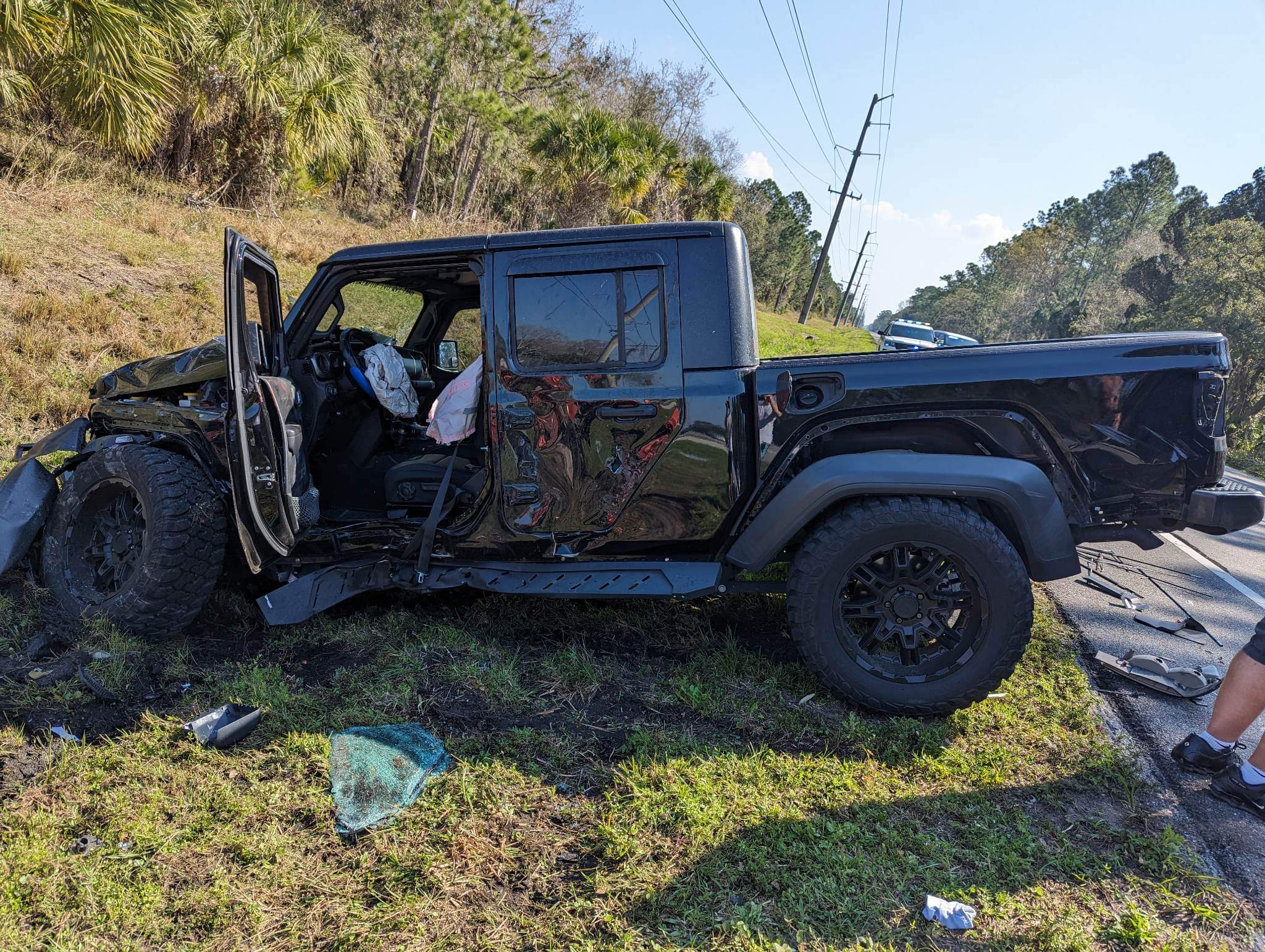 Jeep Gladiator Stopped at light Gladiator vs 53’ Semi Truck… received_1366863550795288