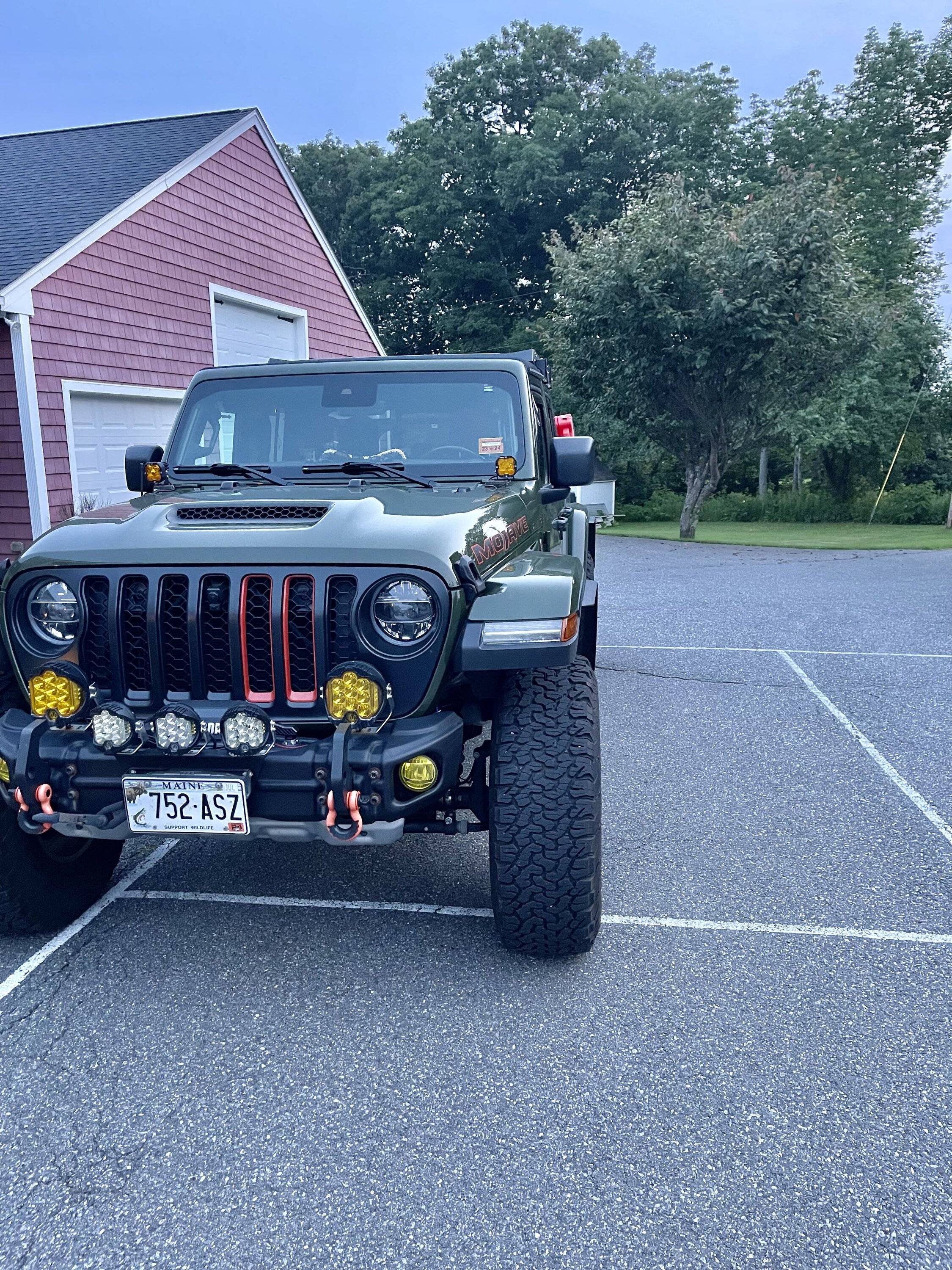 Jeep Gladiator That “tuck” though! - 37" BFG KO2 C with +25 mm Method Wheels - No Lift IMG_1443