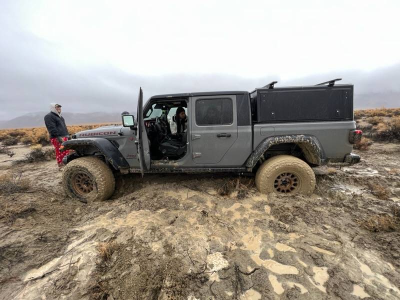 Jeep Gladiator HEY!!!  You can't park there!! image_47565131_19700120_021447