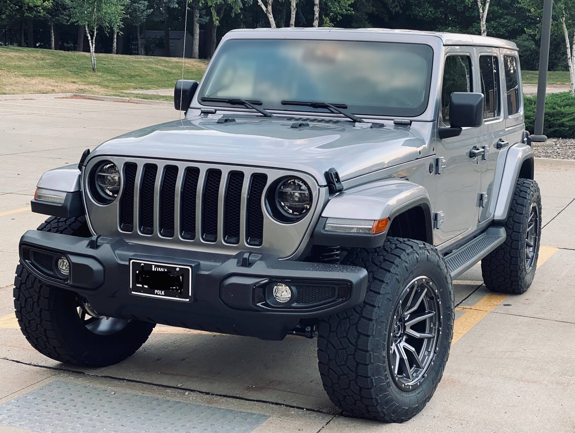 Jeep Gladiator What other jeep is in your garage? IMG_0308