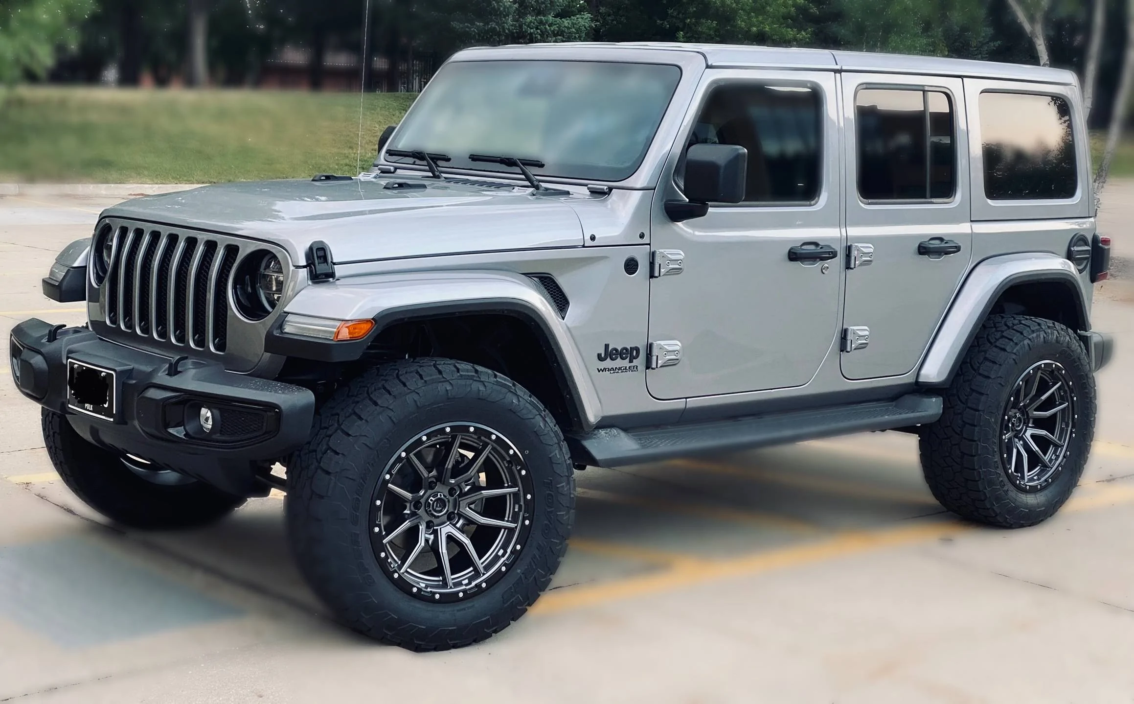 Jeep Gladiator What other jeep is in your garage? IMG_0309