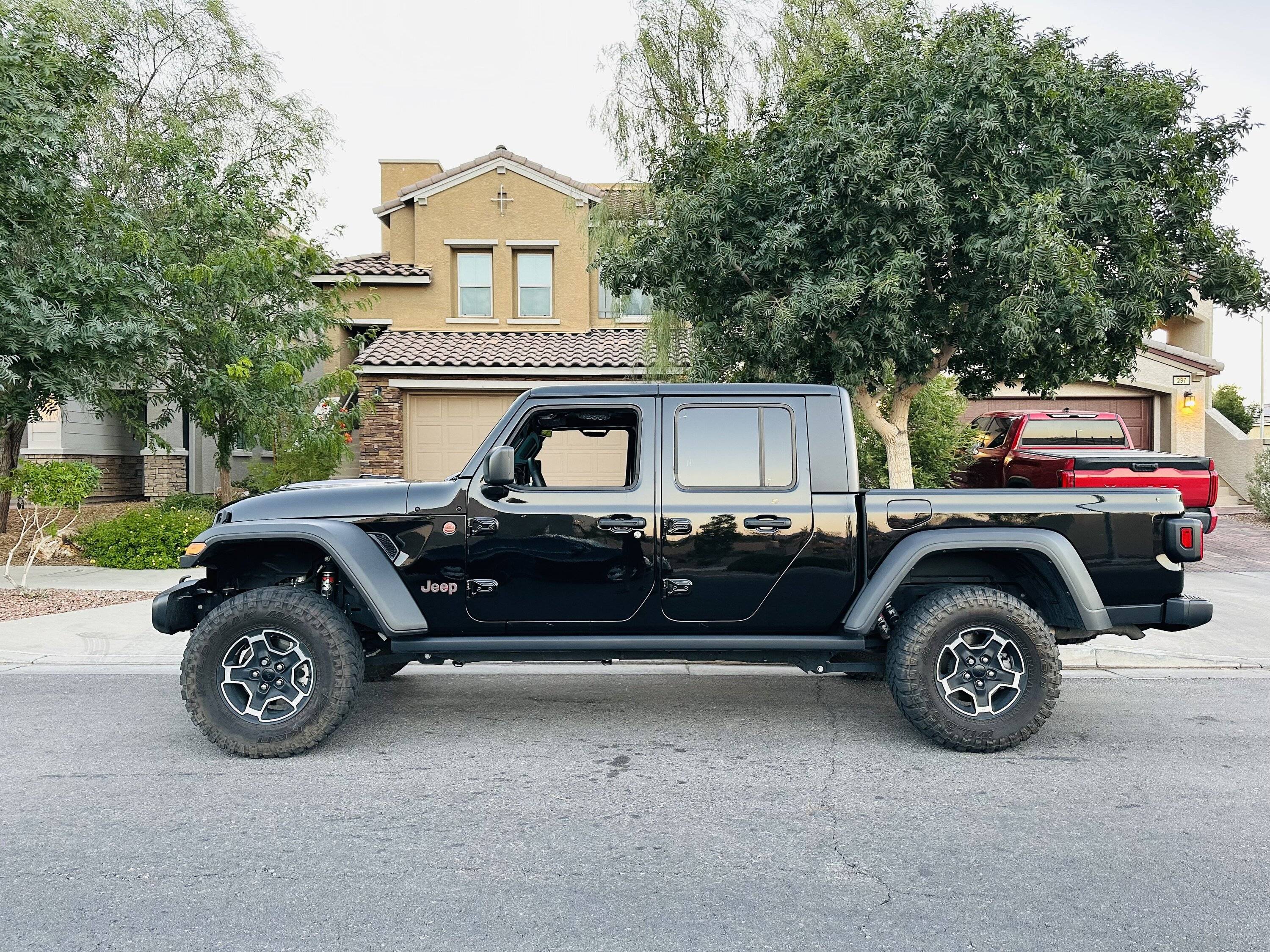 Jeep Gladiator Mojave level spacers? IMG_8422