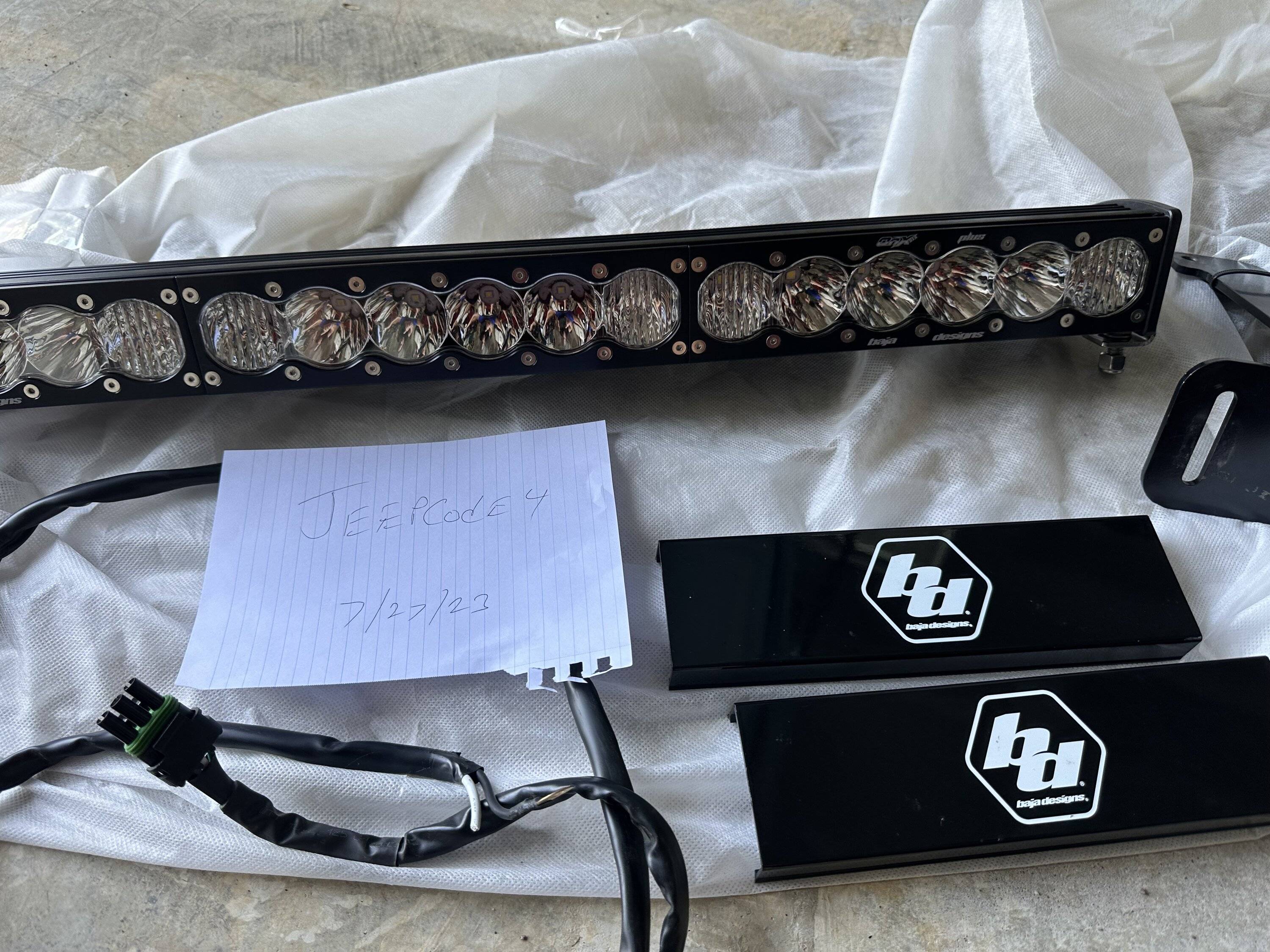 Jeep Gladiator FS: Lightly Used Baja Designs ONX6 30" Light bar + Bumper Mount IMG_1441