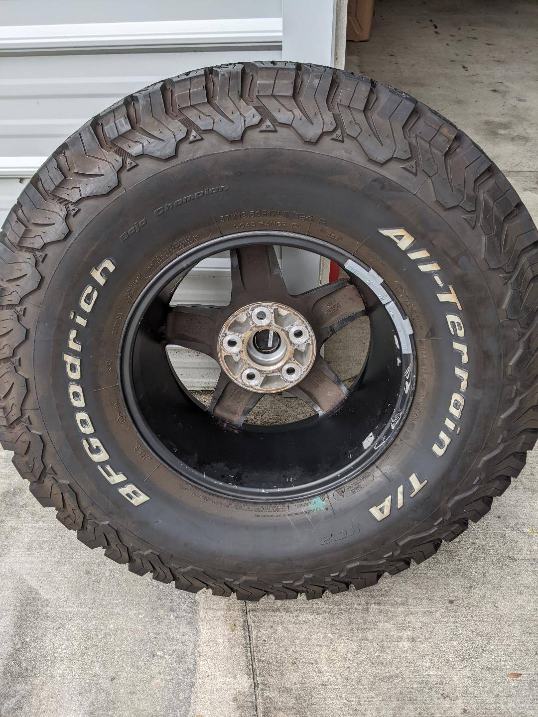 Jeep Gladiator 37x12.50x17 BFG All Terrain KO2 tire6