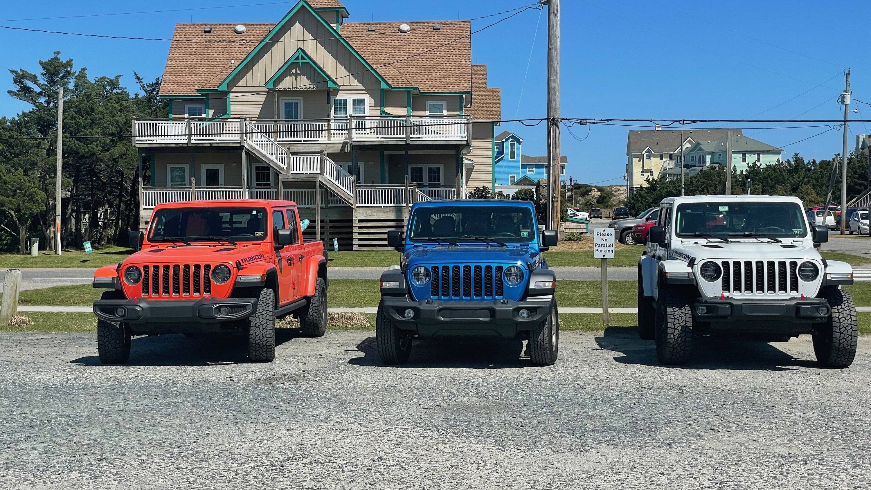 Jeep Gladiator Jeeps Parking Next To Jeeps IMG_9855