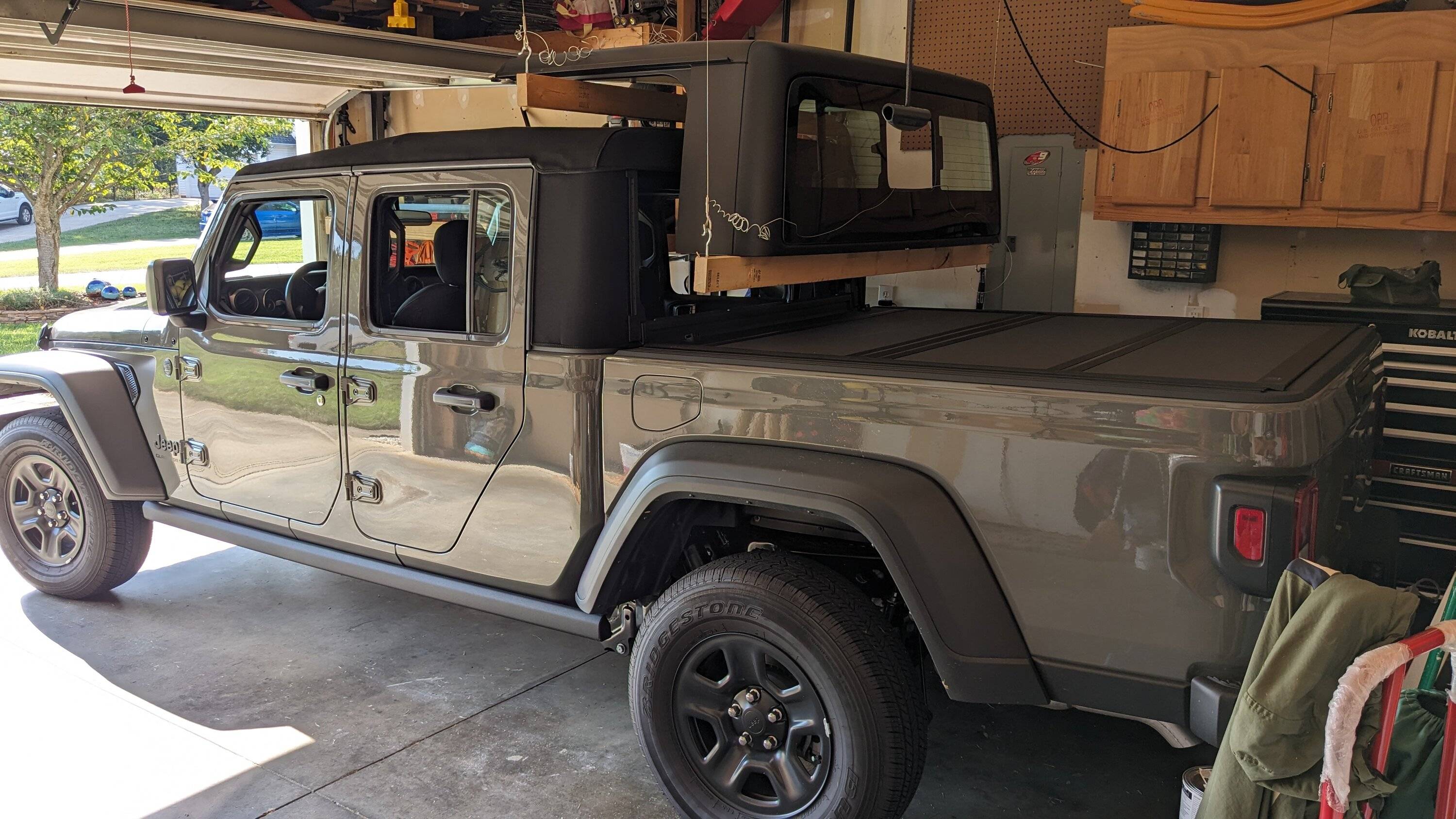 Jeep Gladiator 2023 Hard top $1750 PXL_20230727_214101035