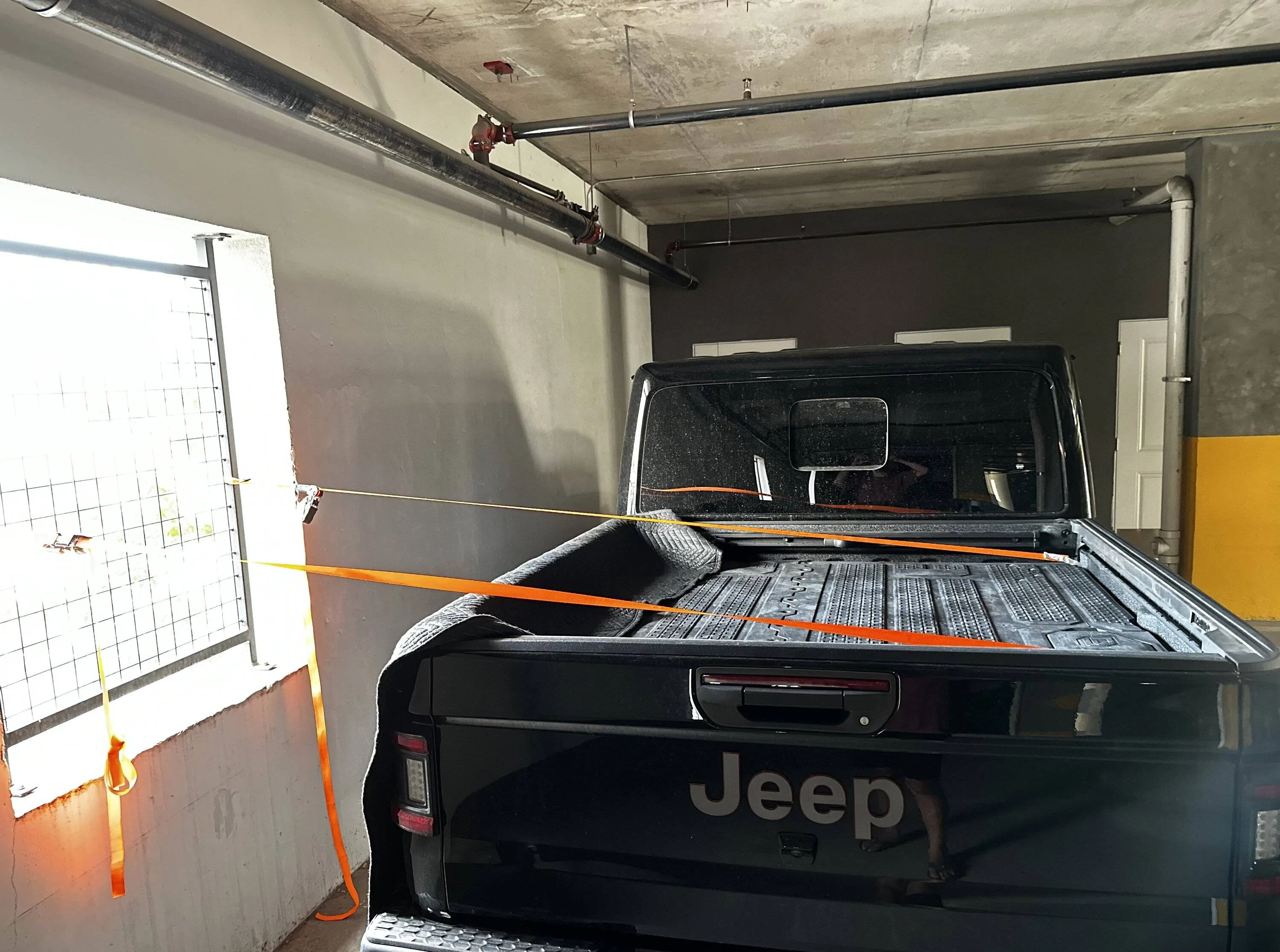 Jeep Gladiator Trail Rail removal 71219736099__8A1EEDA9-8815-4B50-9C92-8E6051301609
