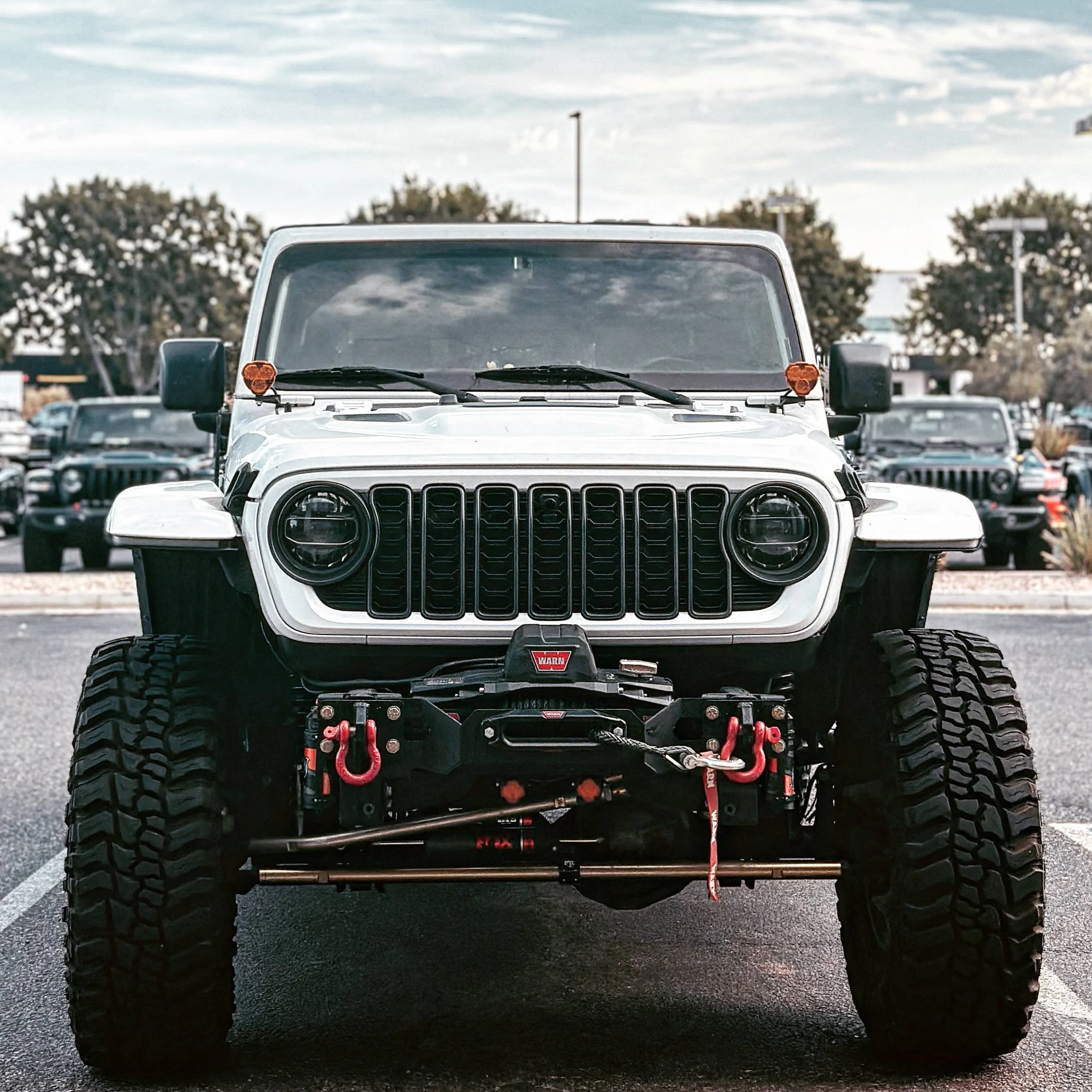 Jeep Gladiator BRIGHT WHITE Gladiator JT Club 8CFE8215-55B5-4A35-9DFB-B4228112F7F3