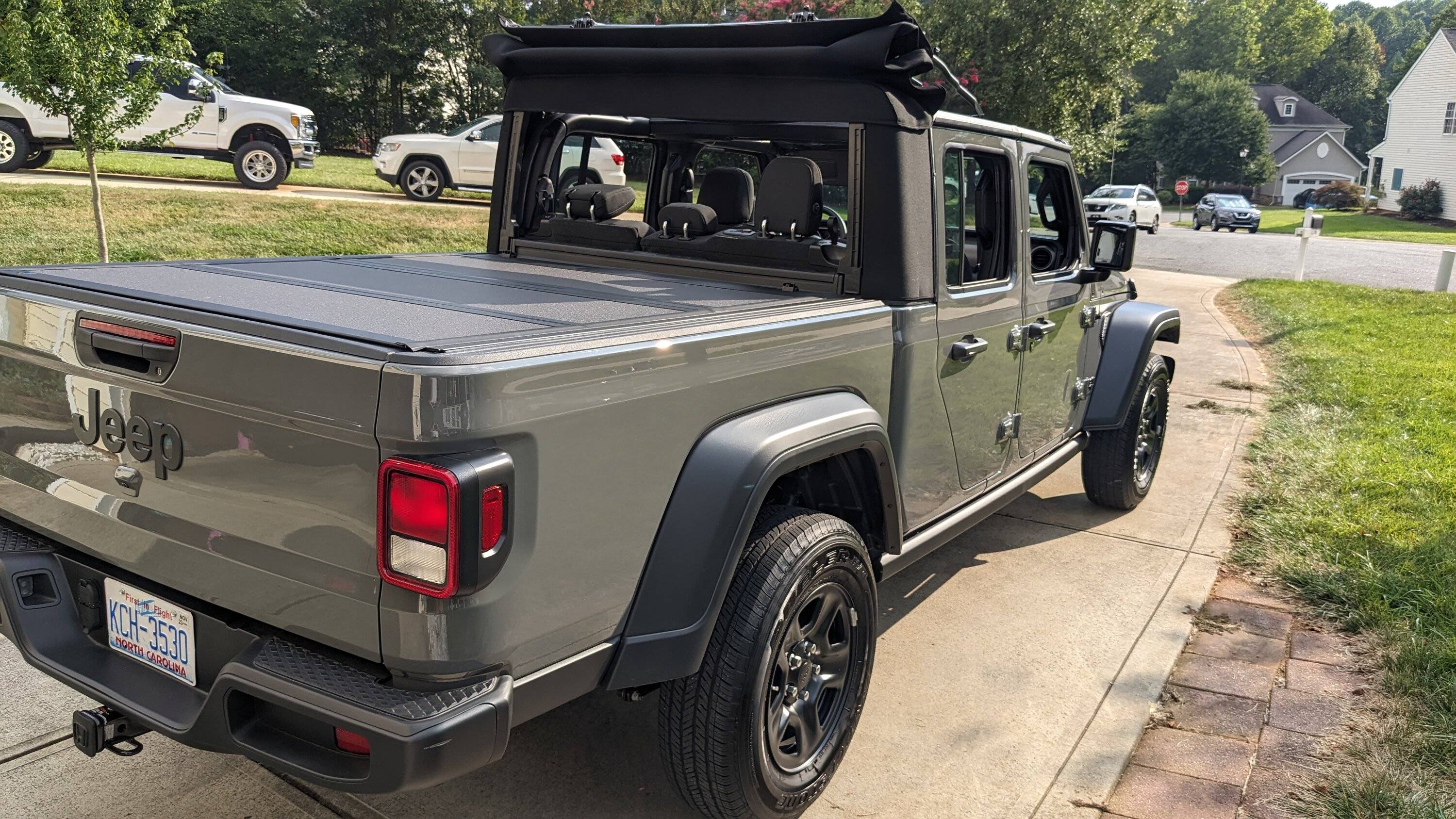 Jeep Gladiator 2023 Hard top $1750 PXL_20230728_220212931