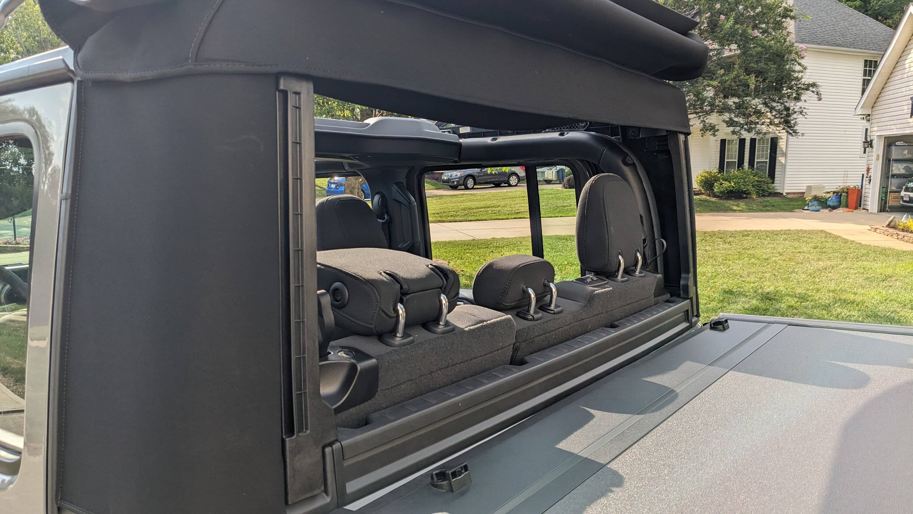 Jeep Gladiator 2023 Hard top $1750 PXL_20230728_220132068