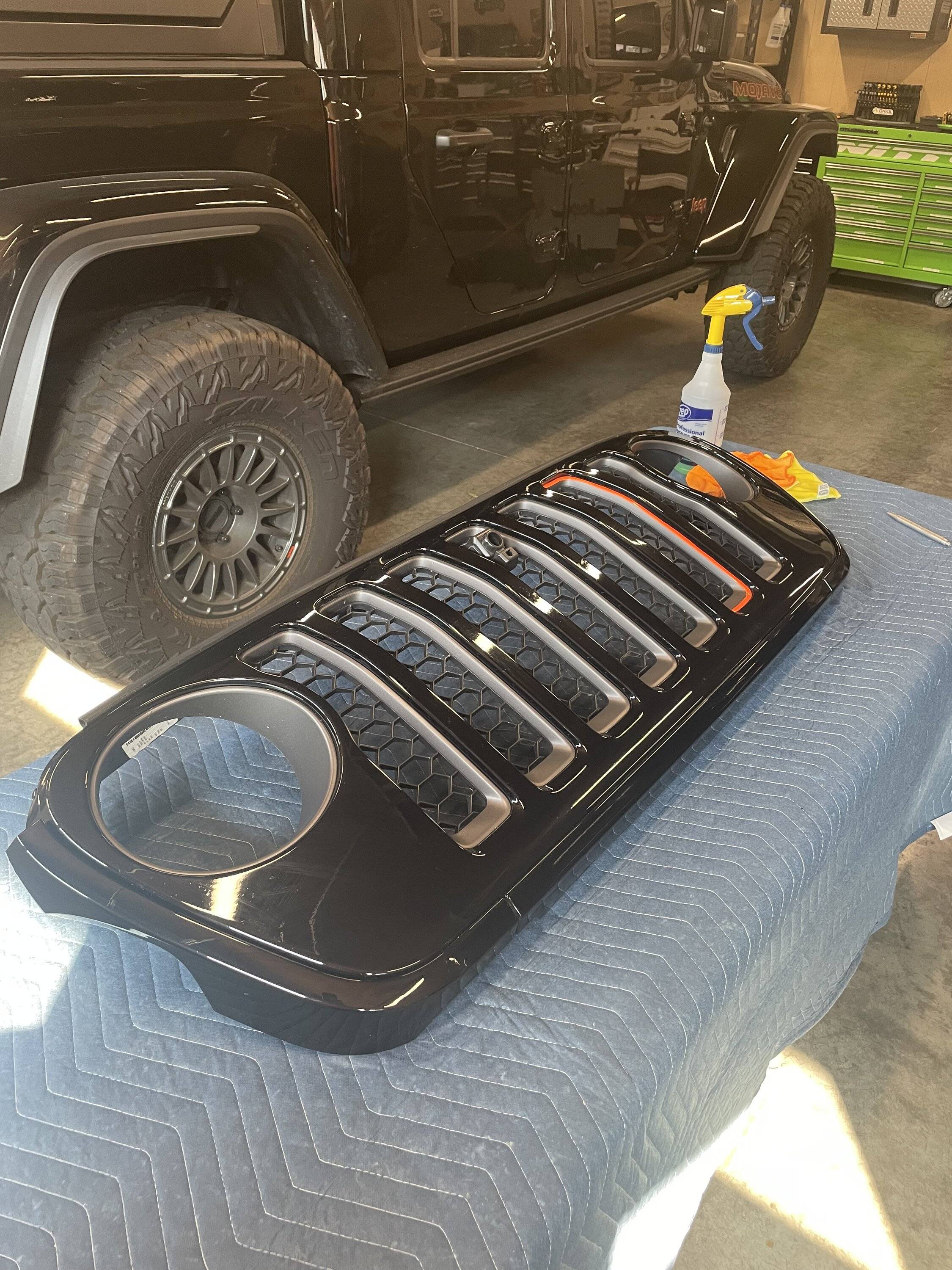 Jeep Gladiator Black Mojave Grille IMG_0209