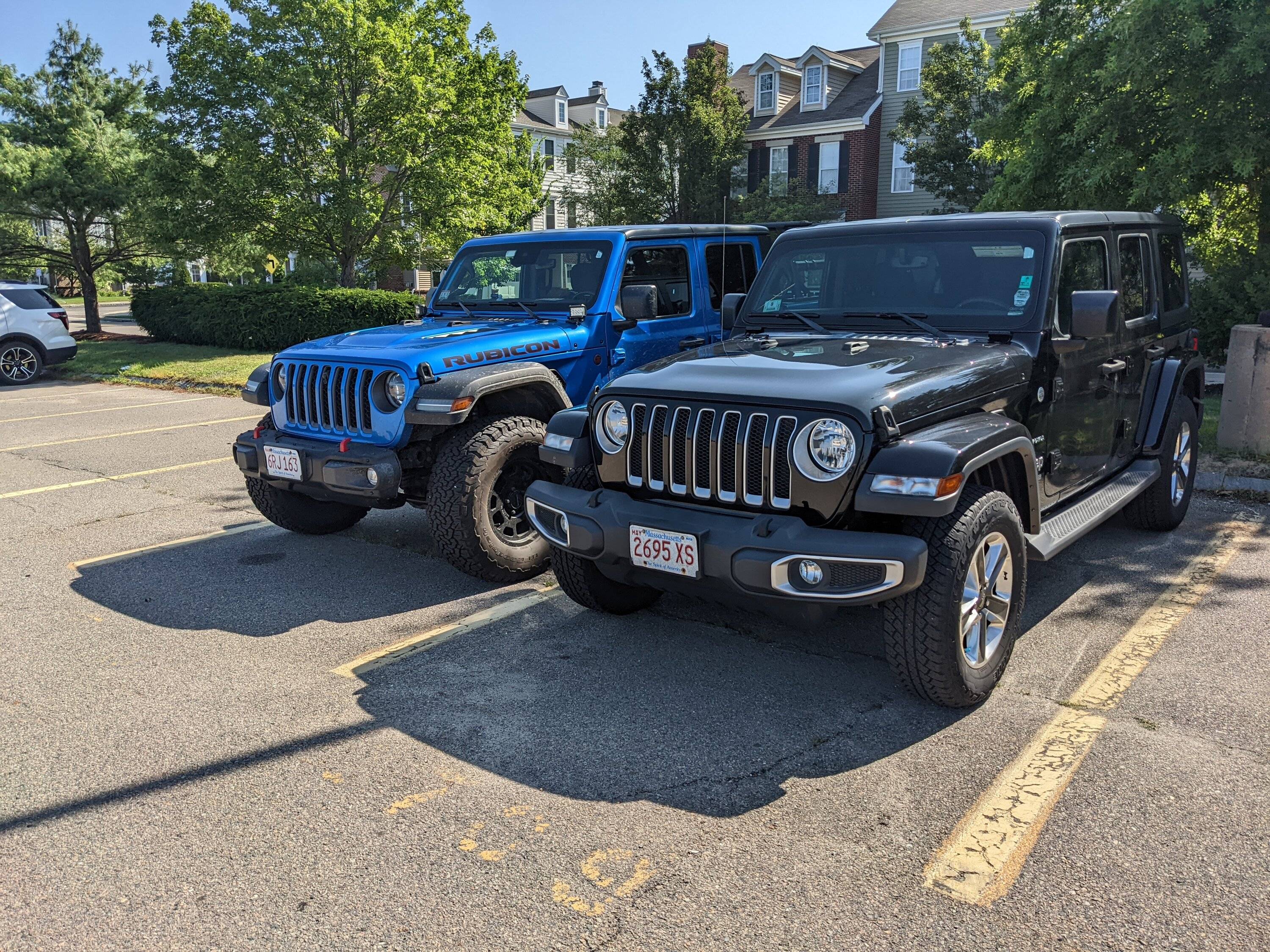 Jeep Gladiator Jeeps Parking Next To Jeeps PXL_20230728_134931913