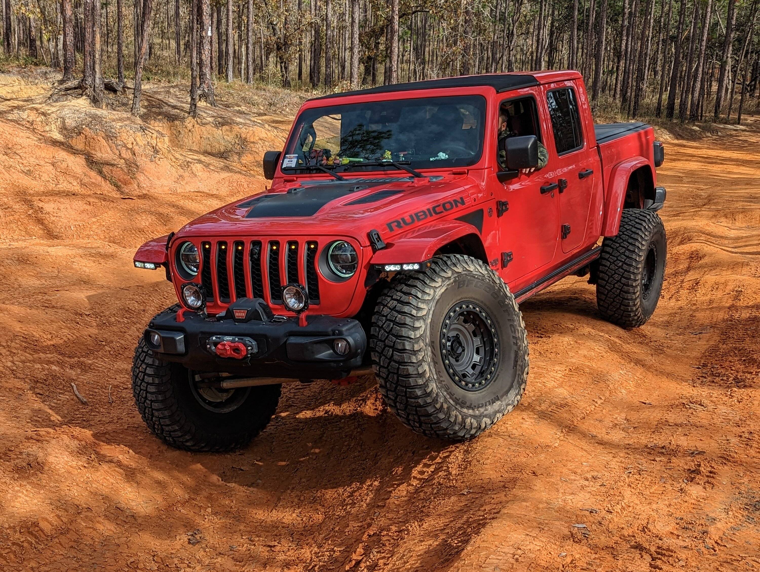 Jeep Gladiator Anyone with the BFG KO2 39x13.5r17? PXL_20221226_181726984