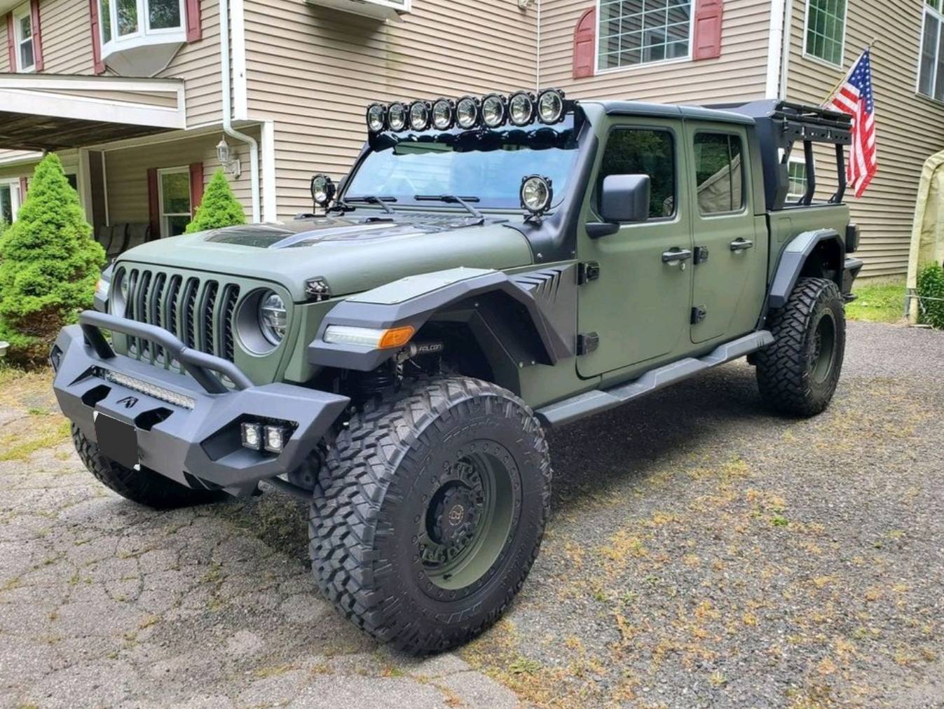 Jeep Gladiator Diamondback cover Sanitized 1
