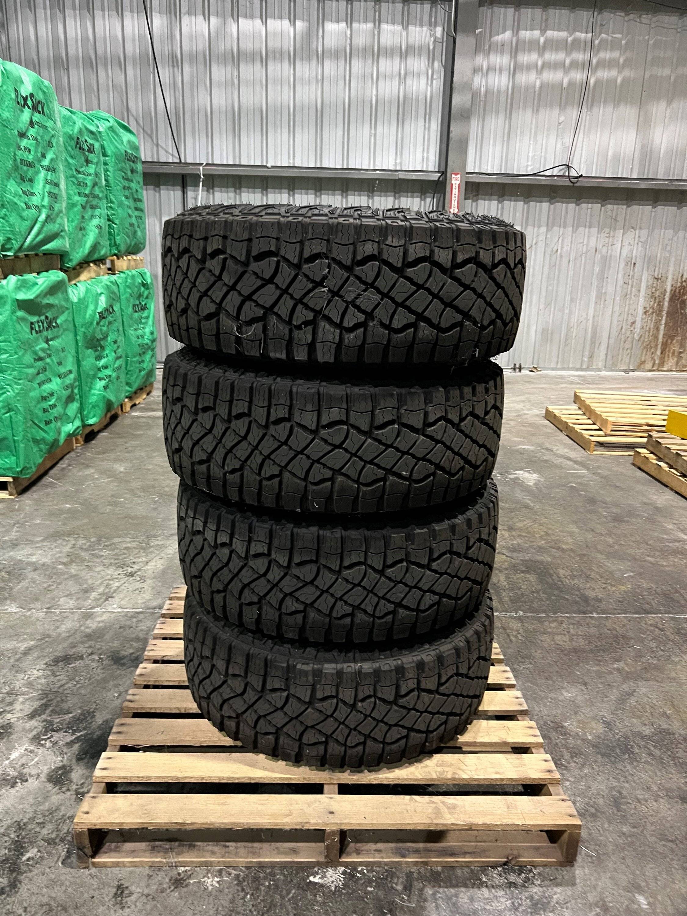 Jeep Gladiator 325/65R18 Goodyear Wrangler Territory AT 35x12.50x18 tires t7