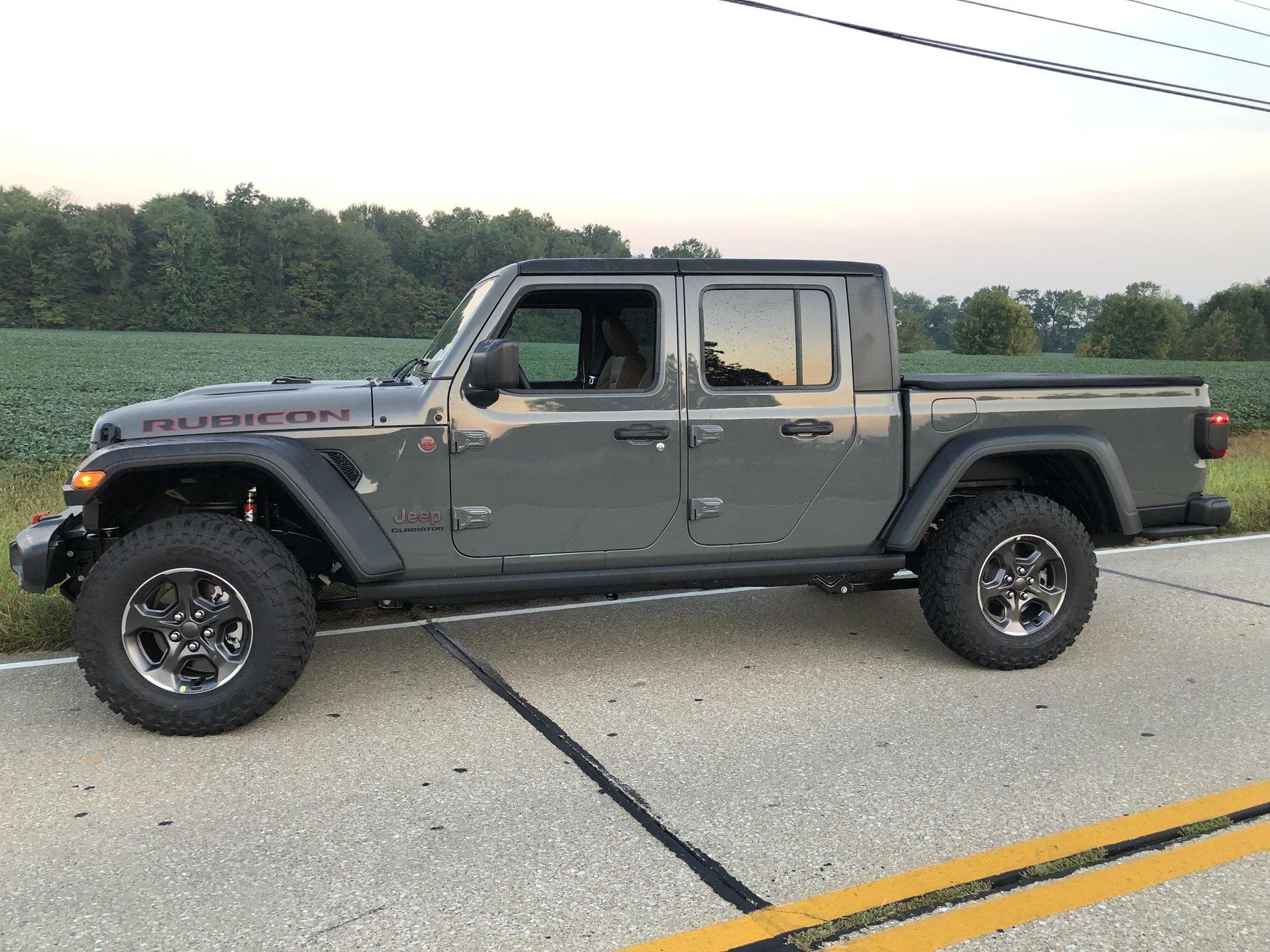 Jeep Gladiator Sting grey owners (future) check in D20FC3C1-9394-4D45-A68C-78DACBD70E81