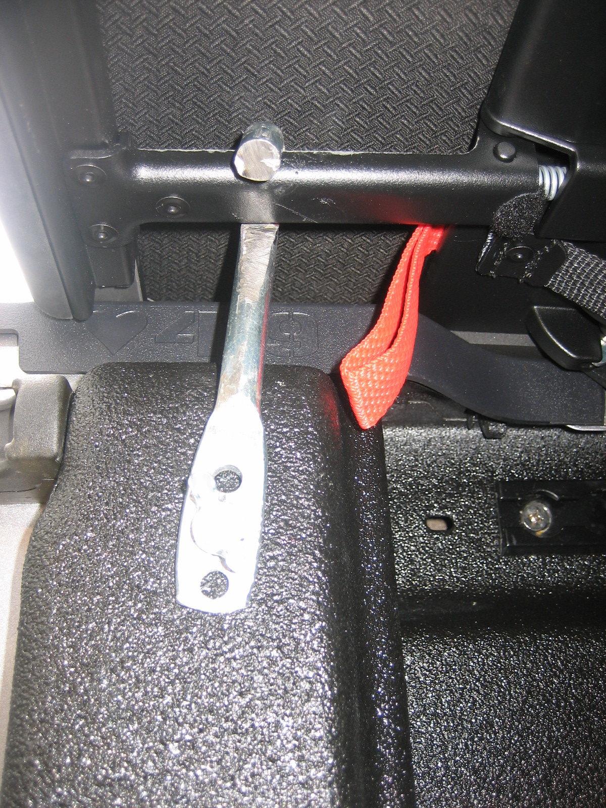 Jeep Gladiator My $10.00 Tonneau cover lock IMG_0249.JPG