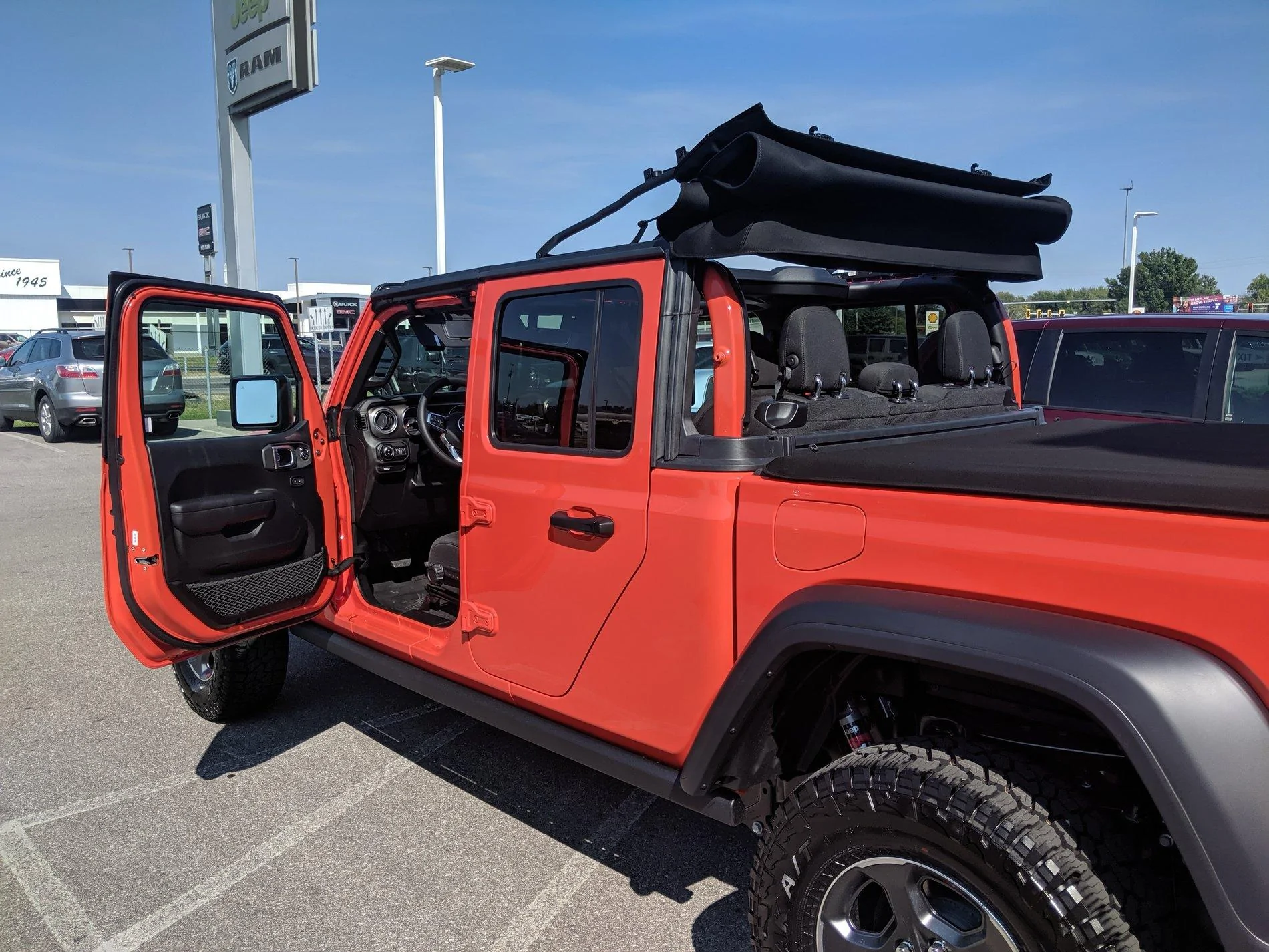 Jeep Gladiator Request: Gladiators with soft tops CEE4EAE2-0F77-4410-A91B-33BDC7BED9E4