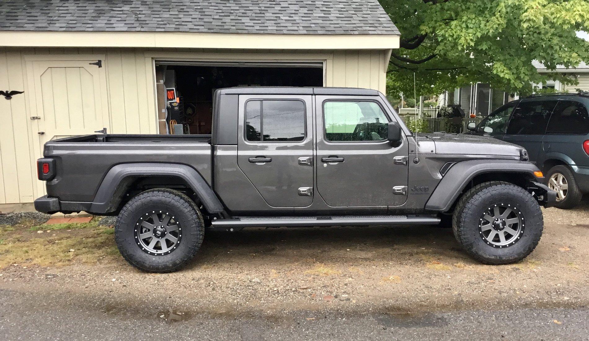 Jeep Gladiator What wheels are you putting on you JT? C11102FC-10AB-46FE-8046-F9DD017C5703
