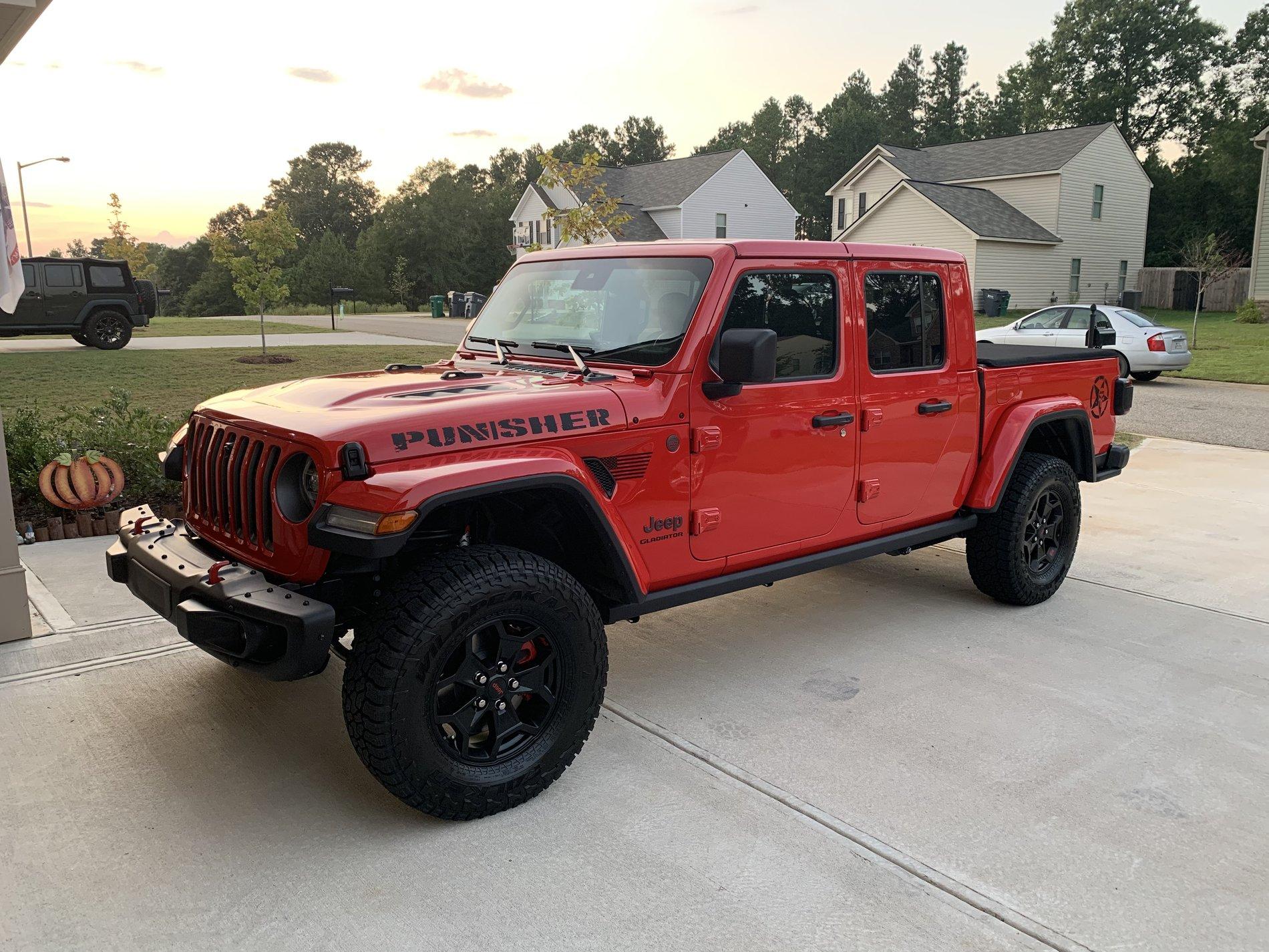 Jeep Gladiator Removing the Rubicon sticker in the new LE C1CA996D-EDC2-4561-9542-5A8B66C2325B