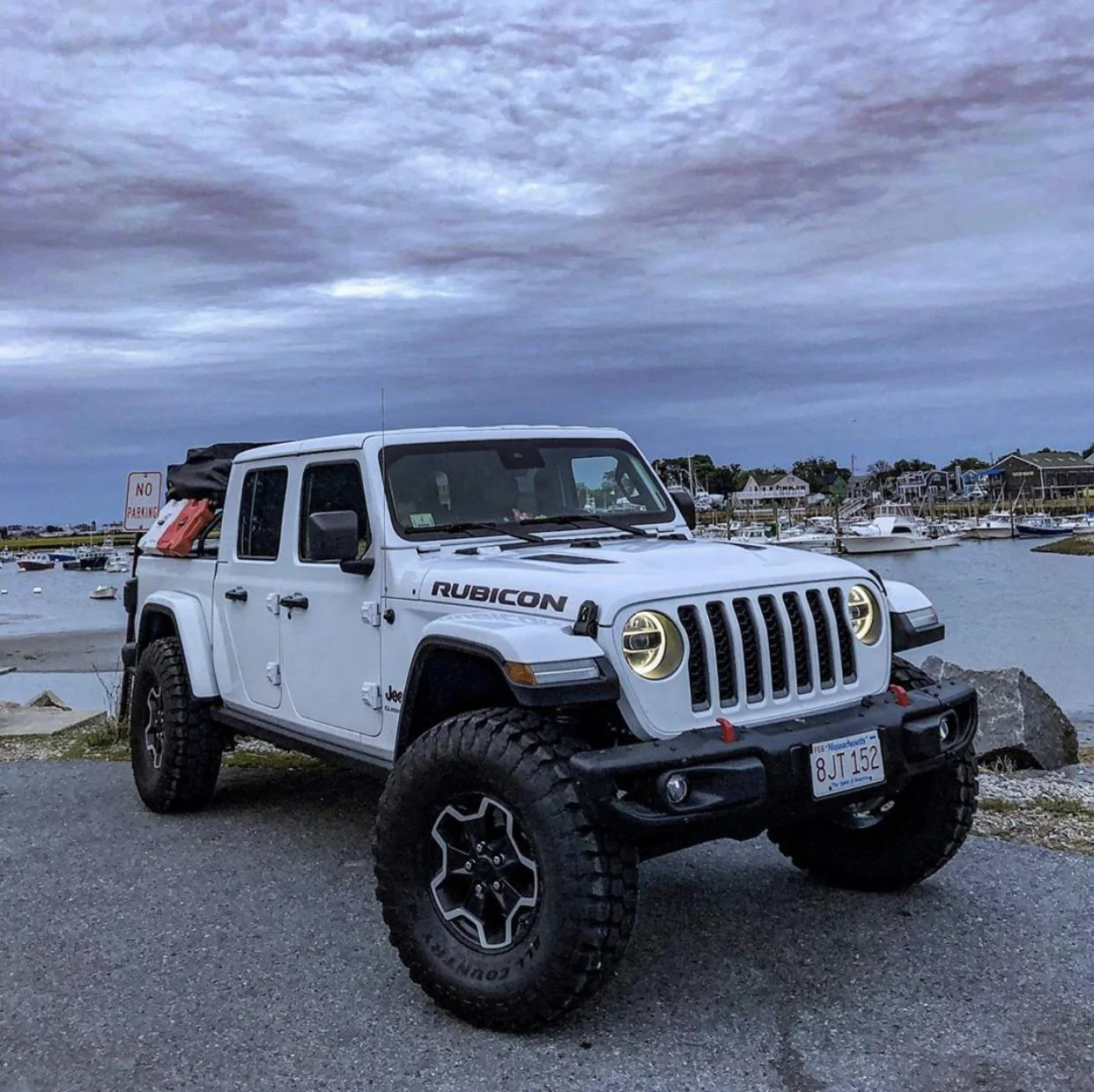 Jeep Gladiator BRIGHT WHITE Gladiator JT Club F8E4262F-2263-4AF3-AF32-15E37FDAE793