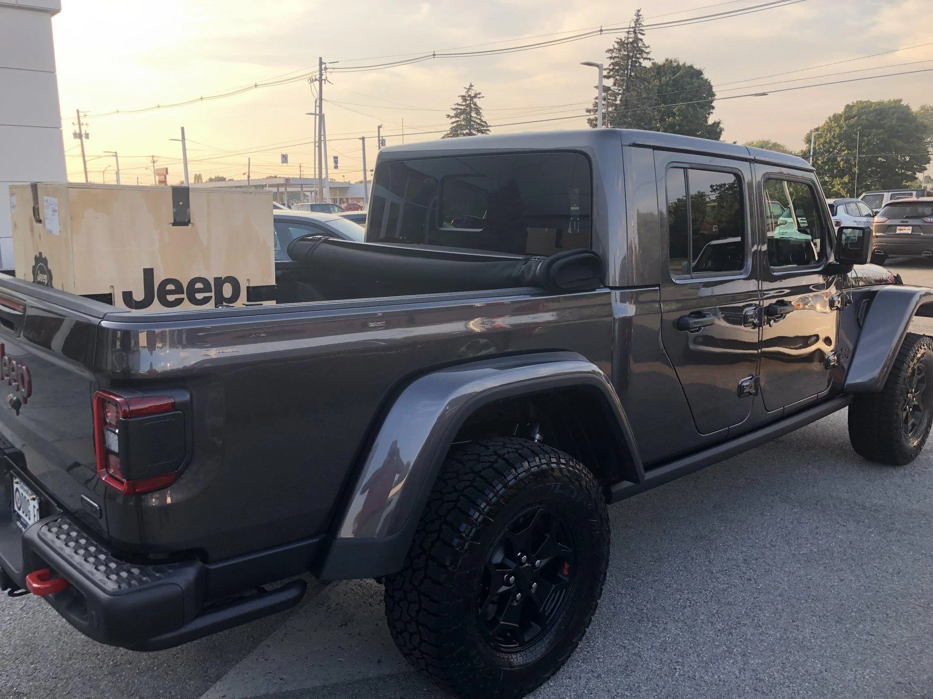 Jeep Gladiator GRANITE CRYSTAL JT Gladiator Club 6BEFE1B5-72DF-4D6E-9631-AA2992487F69