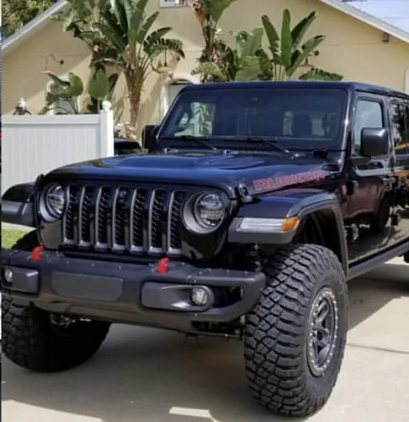 Jeep Gladiator BLACK Gladiator JT Club 5311AF73-2F71-4792-8FF7-C6D043A6F1FB