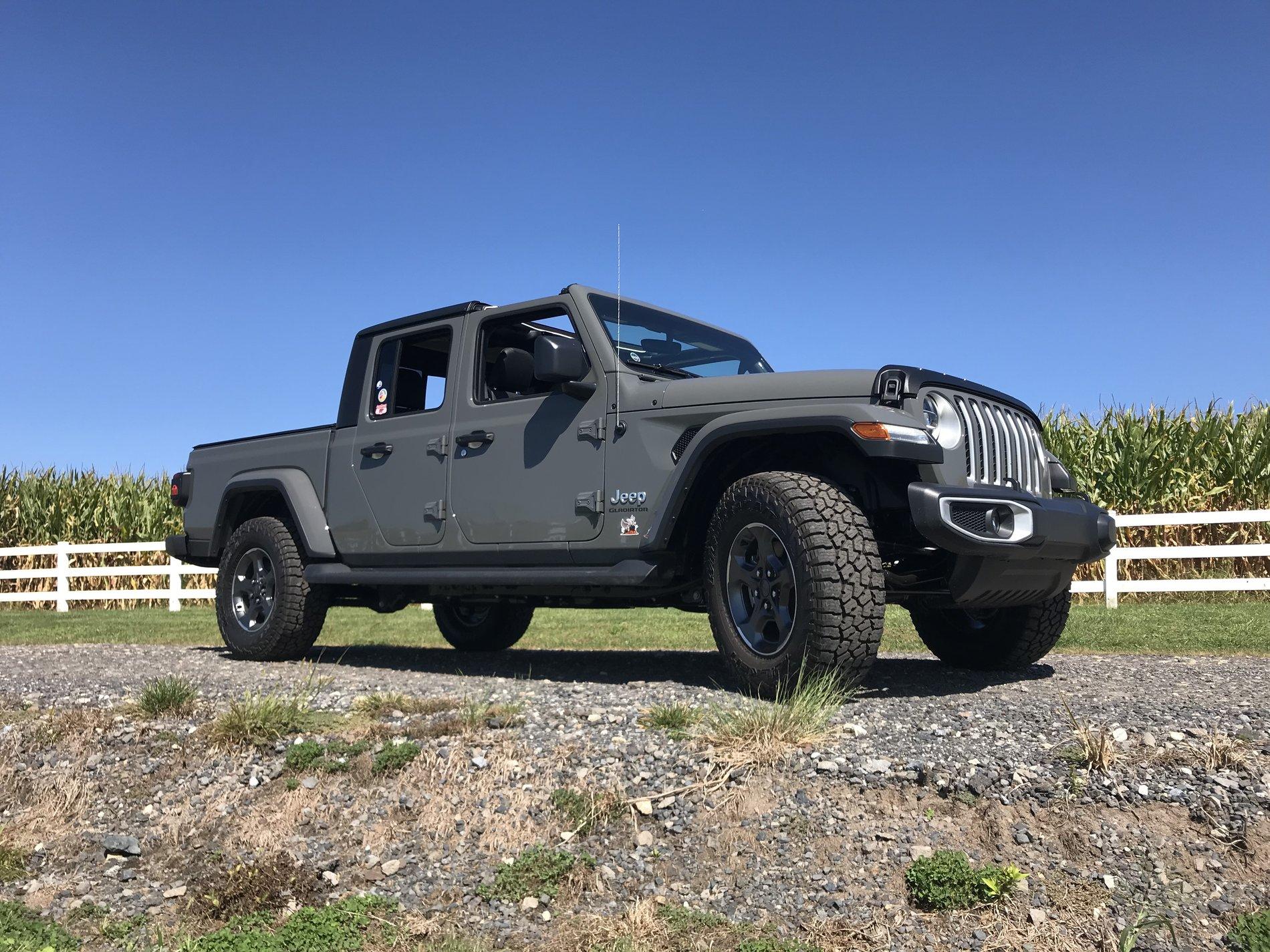 Jeep Gladiator STING GRAY Gladiator JT Club C2BB1F06-E335-4A9B-9EC8-3F9C17DA3977