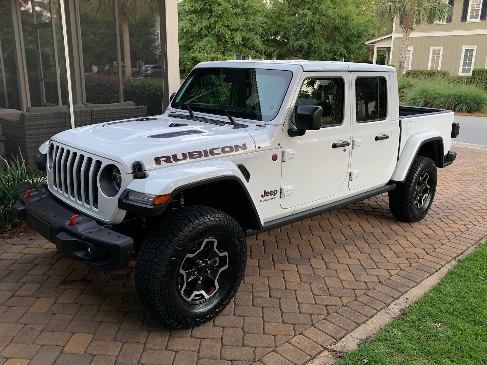 Jeep Gladiator BRIGHT WHITE Gladiator JT Club 6A4CAD68-7CB9-44F1-94E5-CC634705013F