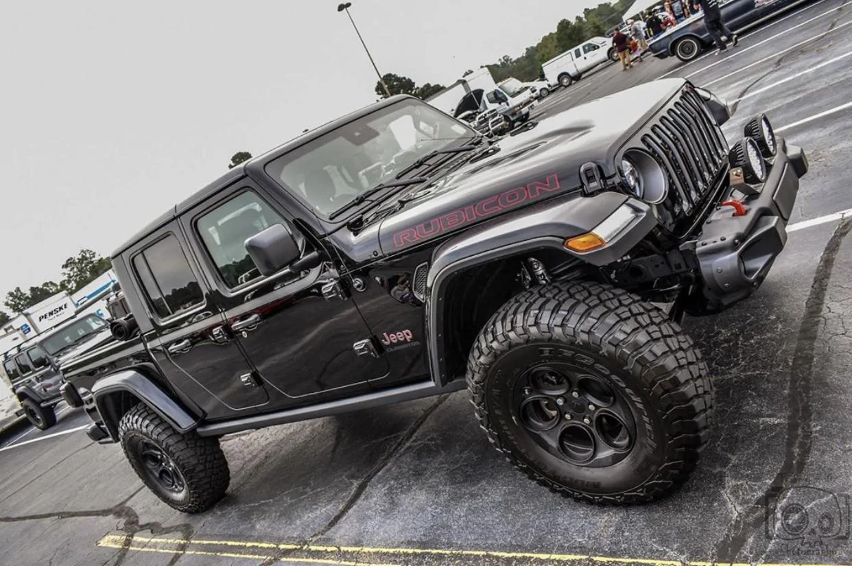 Jeep Gladiator BLACK Gladiator JT Club D6331229-F51D-476F-9046-B0416FB93B00