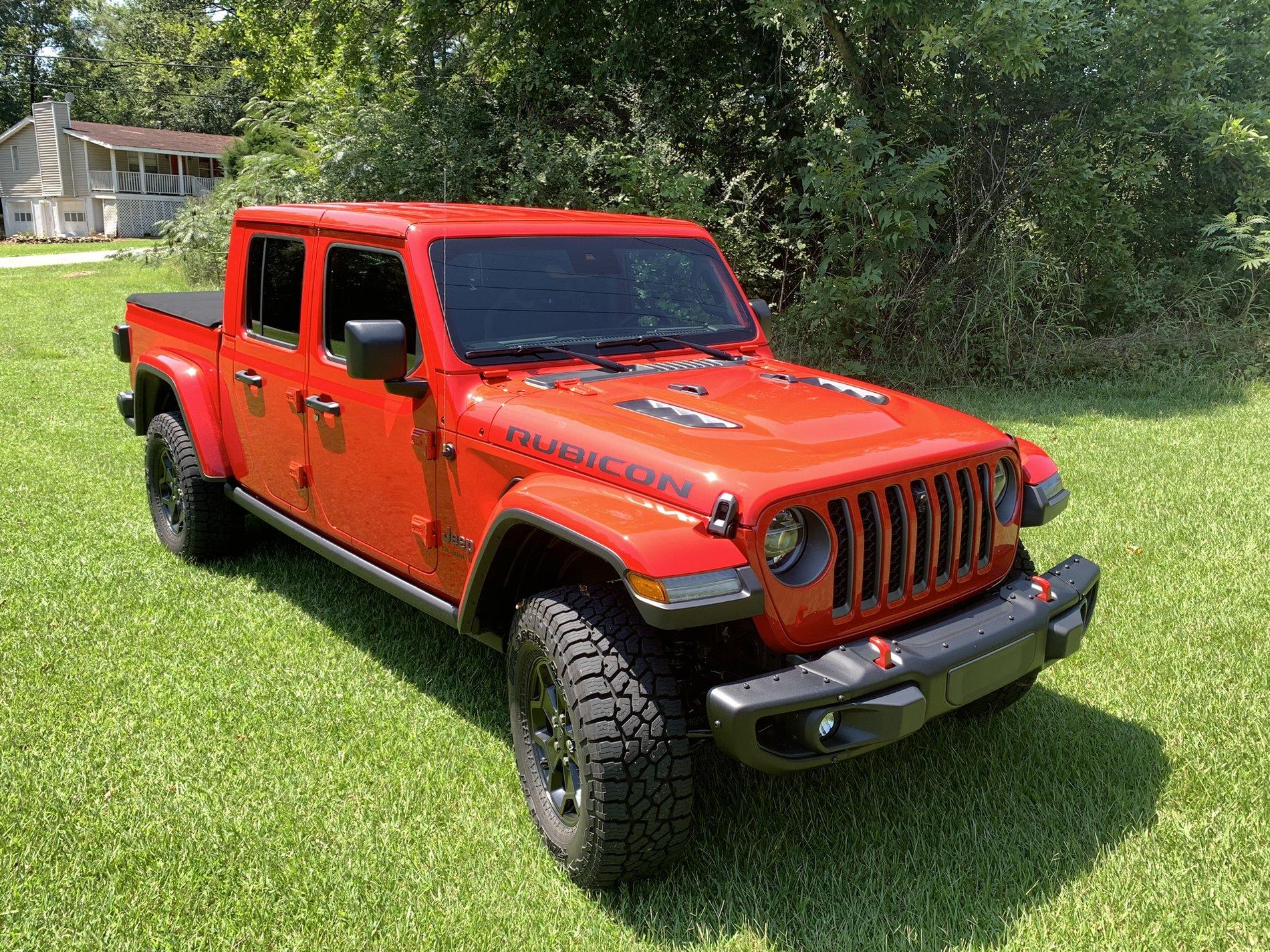 Jeep Gladiator FIRECRACKER RED Gladiator JT Club F4E514C4-0652-43D9-ACBA-4787010329AD
