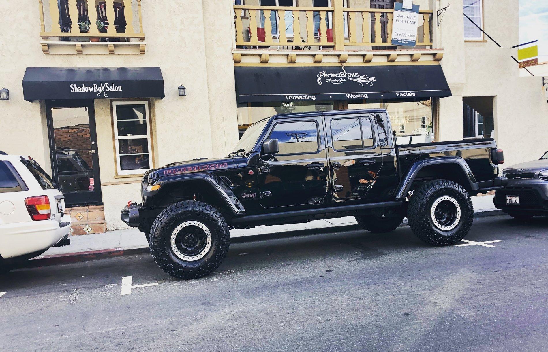 Jeep Gladiator What wheels are you putting on you JT? AE4DC471-D326-425D-A667-ACF6919822B6