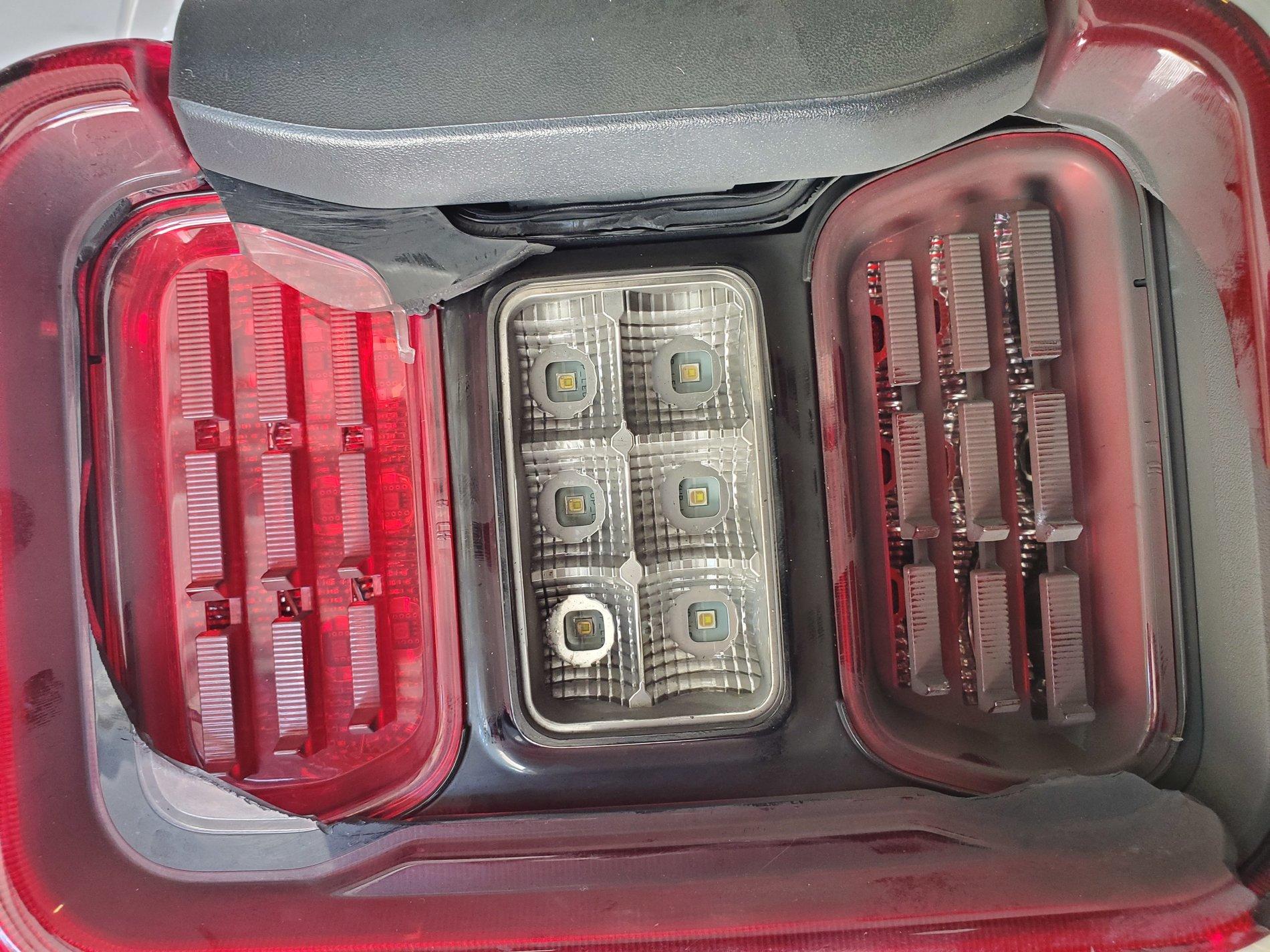 Jeep Gladiator Need new tail light 20190916_150335