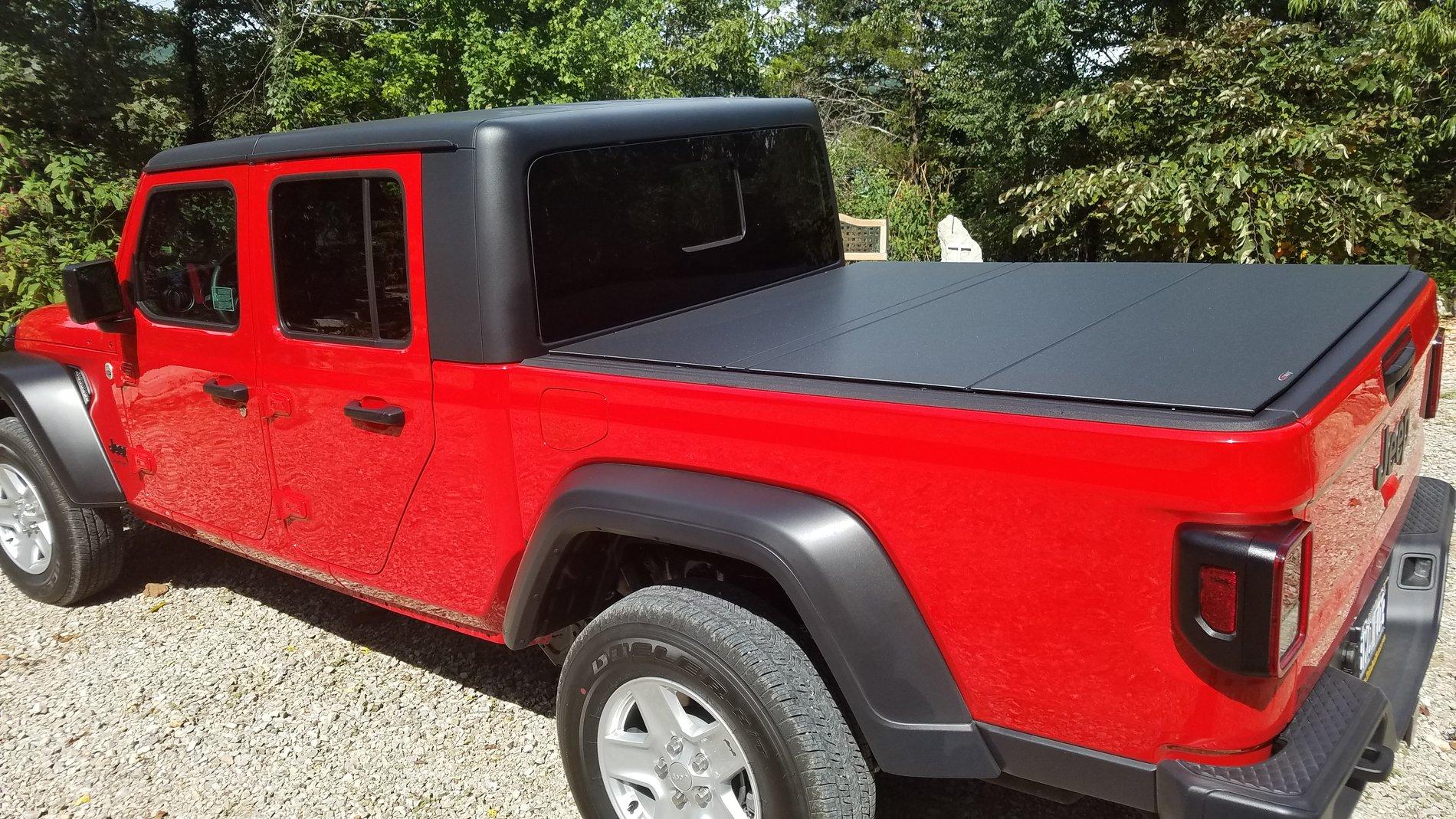 Jeep Gladiator If possible, Can Somebody post a non stock picture of the tri fold hard Tonneau cover? lomax3
