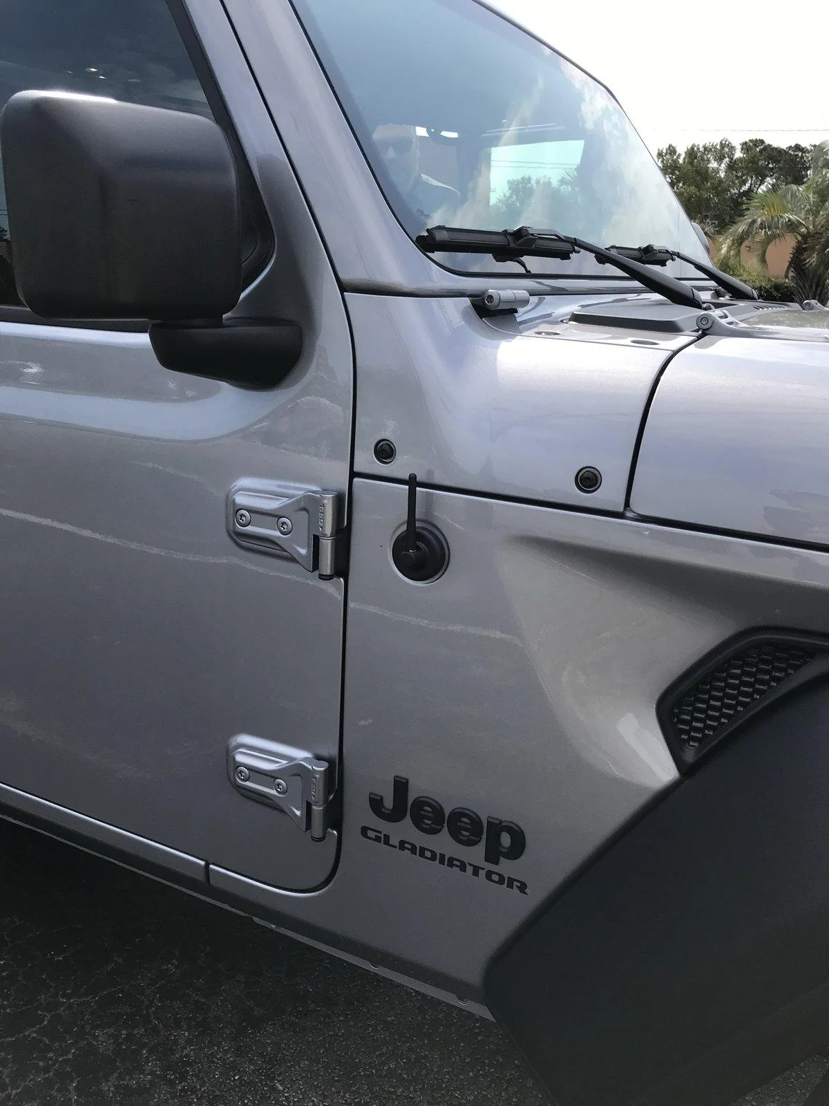 Jeep Gladiator Anyone with the Base Sport? 5307BA21-15EE-4EE0-B43C-99CC04C3D2FD