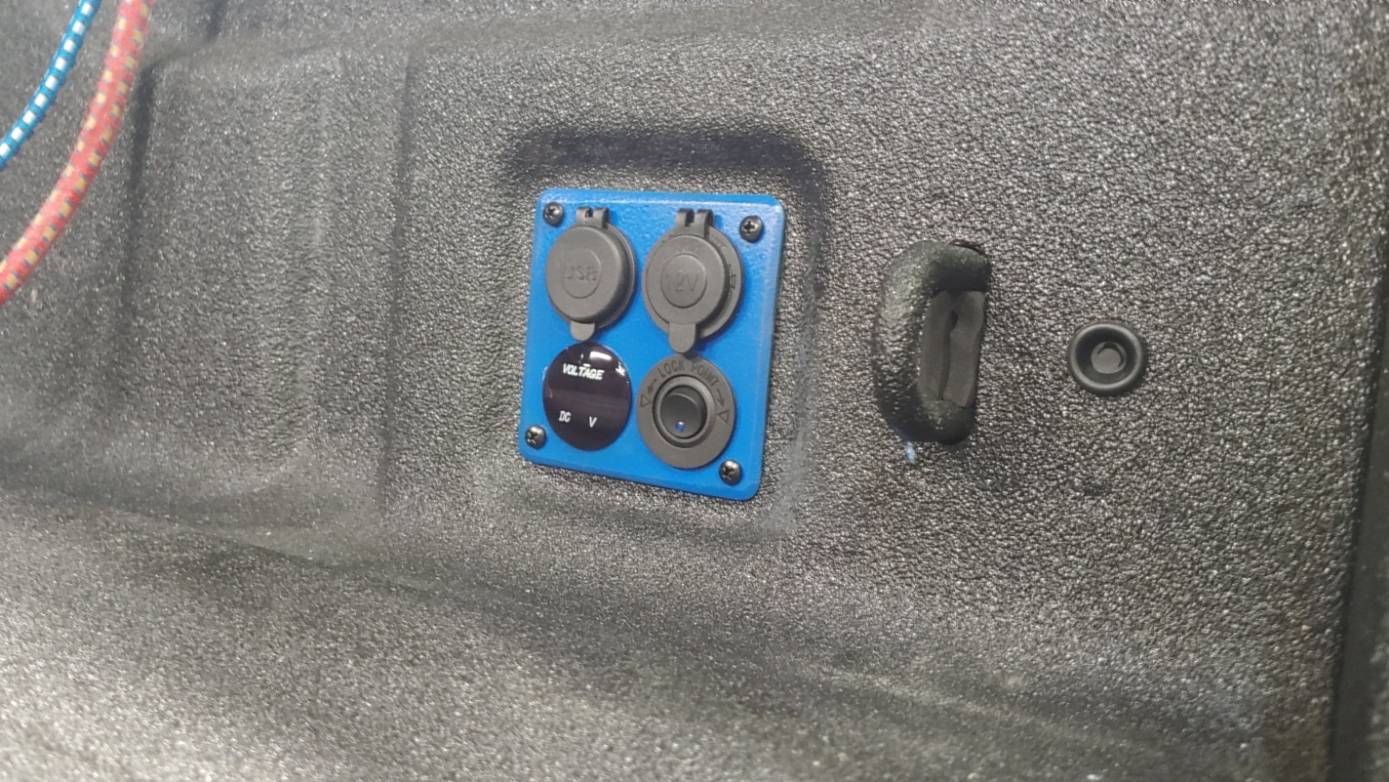 Jeep Gladiator DC port(s) output not steady 20220819_151408