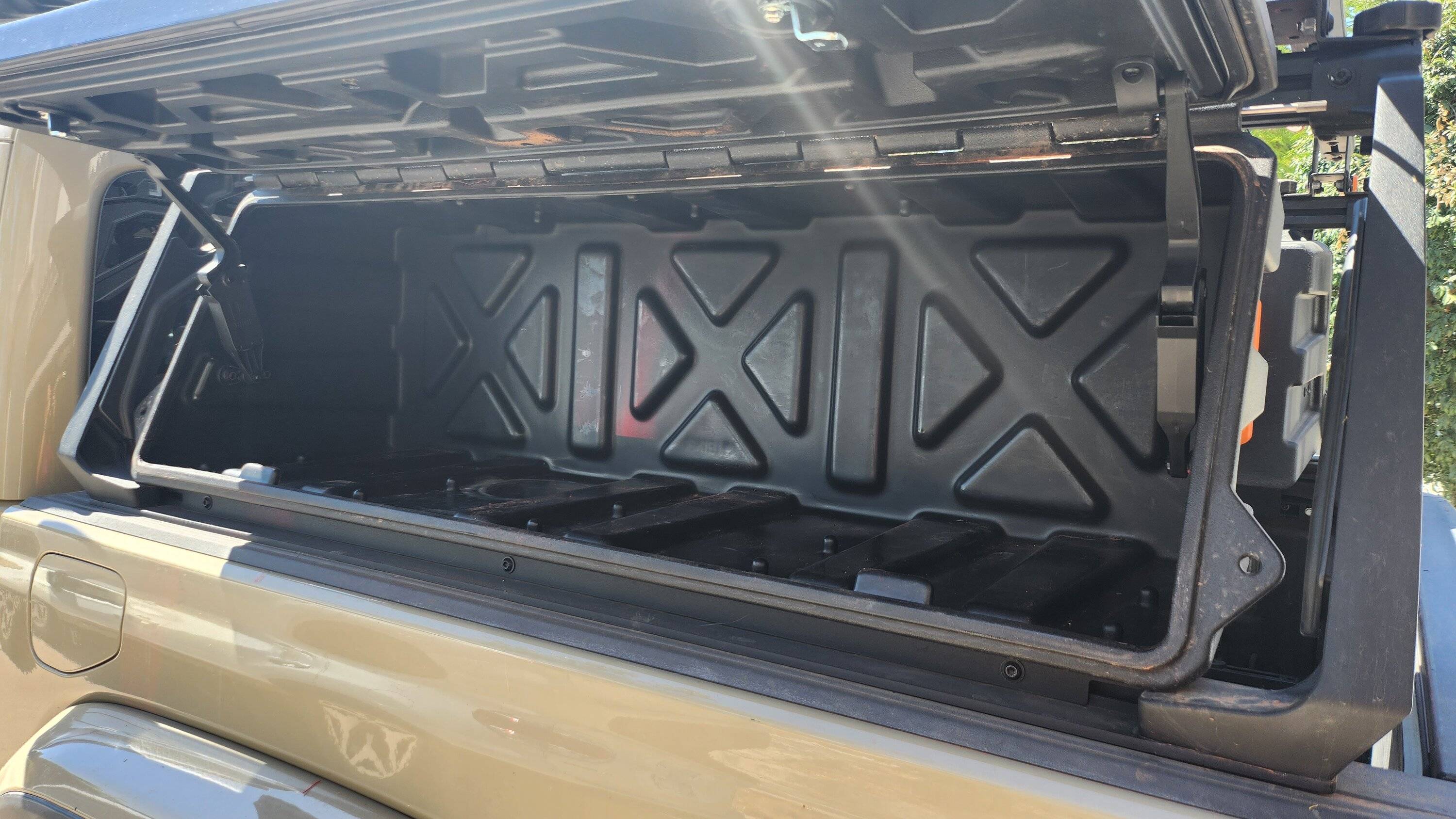 Jeep Gladiator Leitner Designs ACS Forged Bed Rack, BedSlide, Mountain Hatch, ARB + more! 20230717_150103