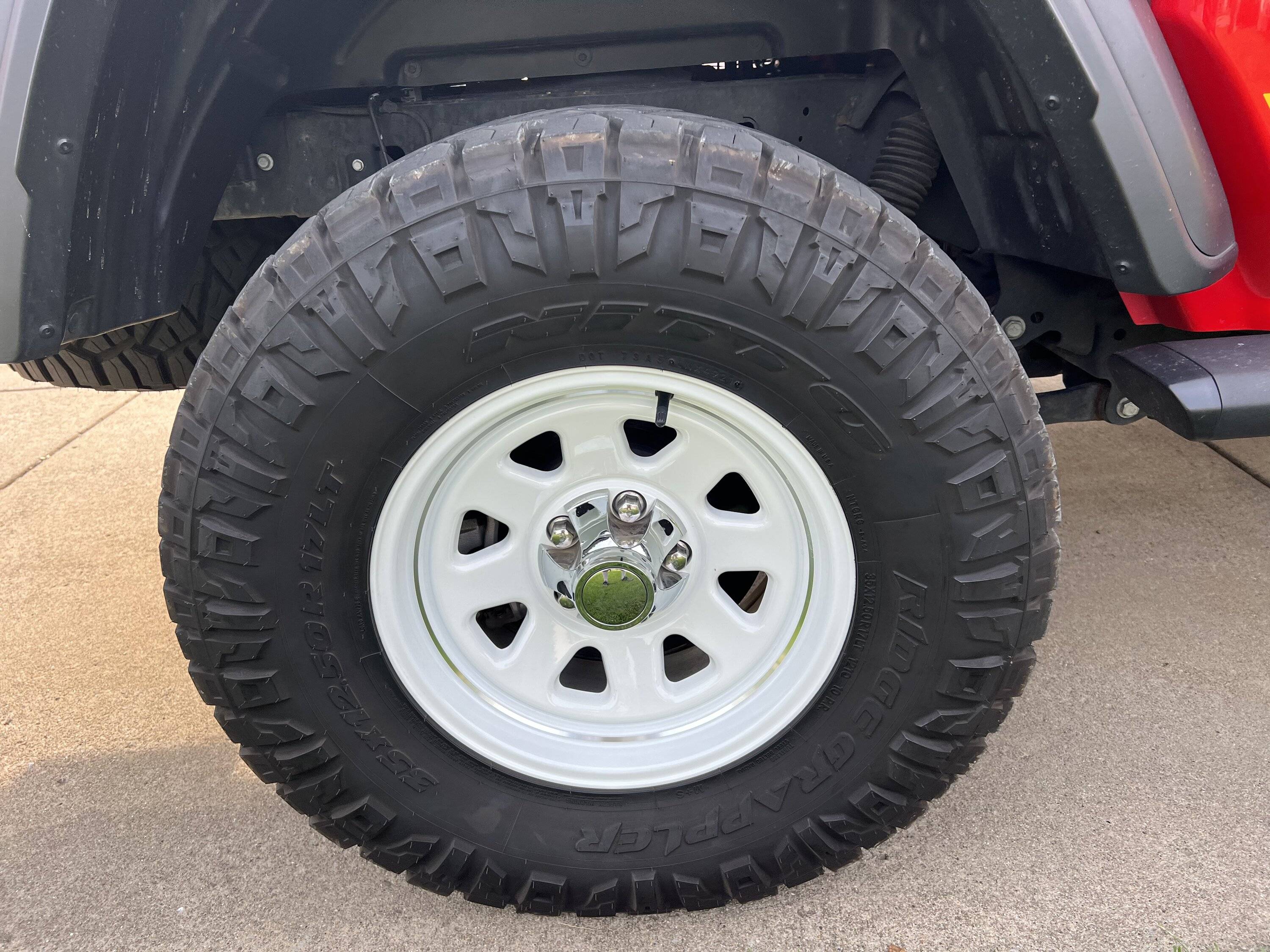 Jeep Gladiator Retro wheels and tires 4CC0E14B-9B94-48CF-A87F-4630F78B6D66
